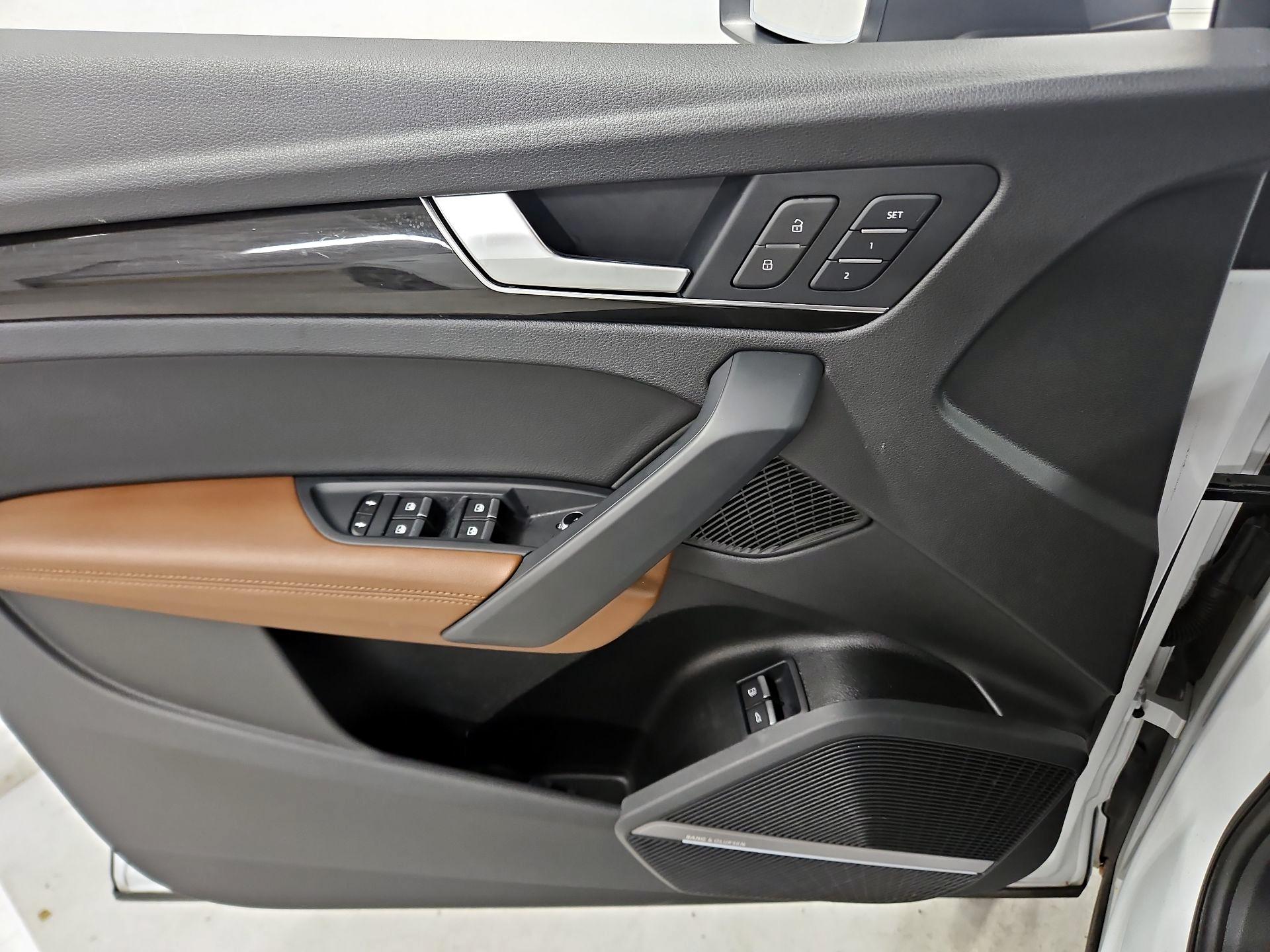 Thumbnail: 2020 Audi Q5 - 12