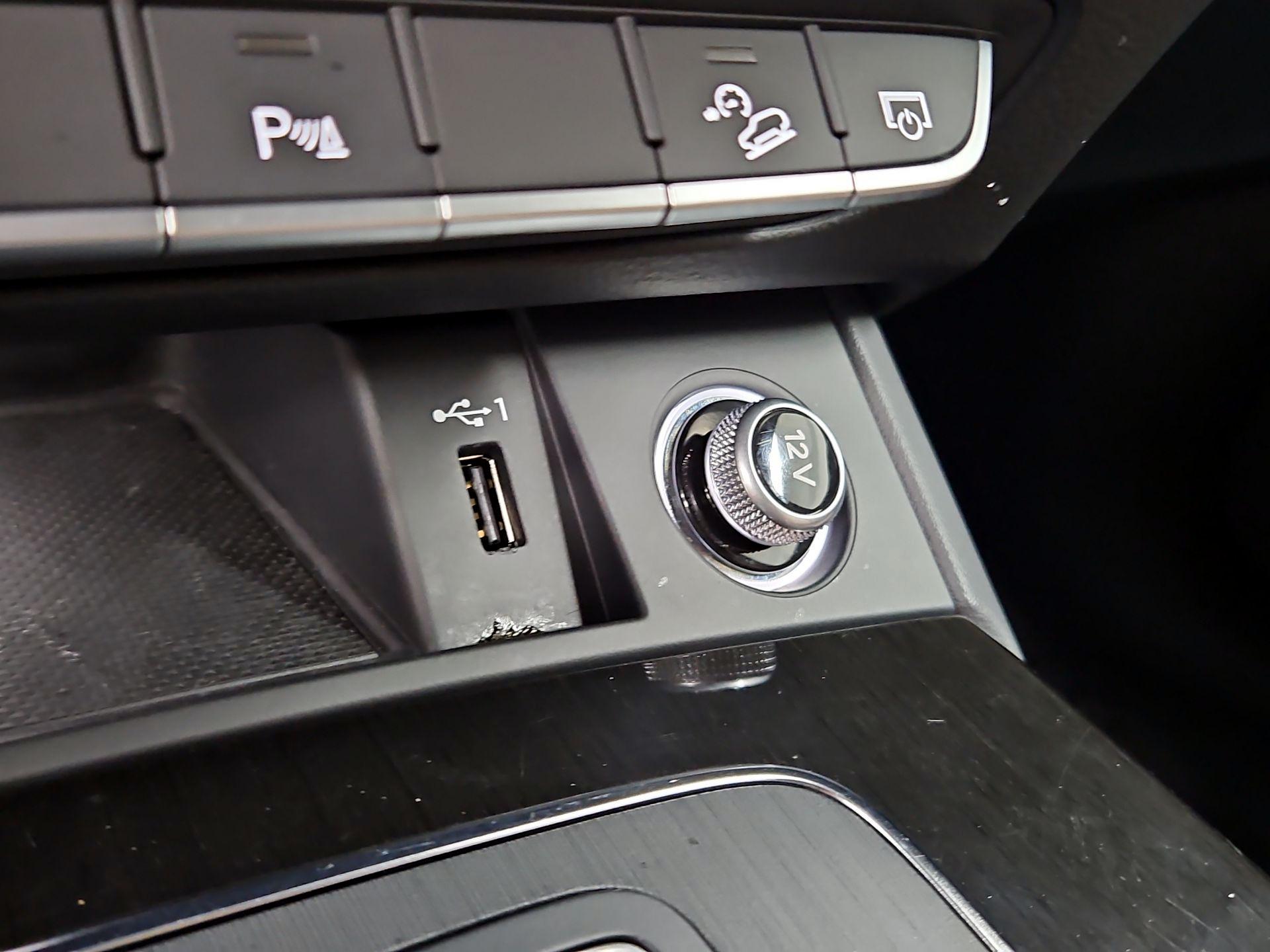 Thumbnail: 2020 Audi Q5 - 19