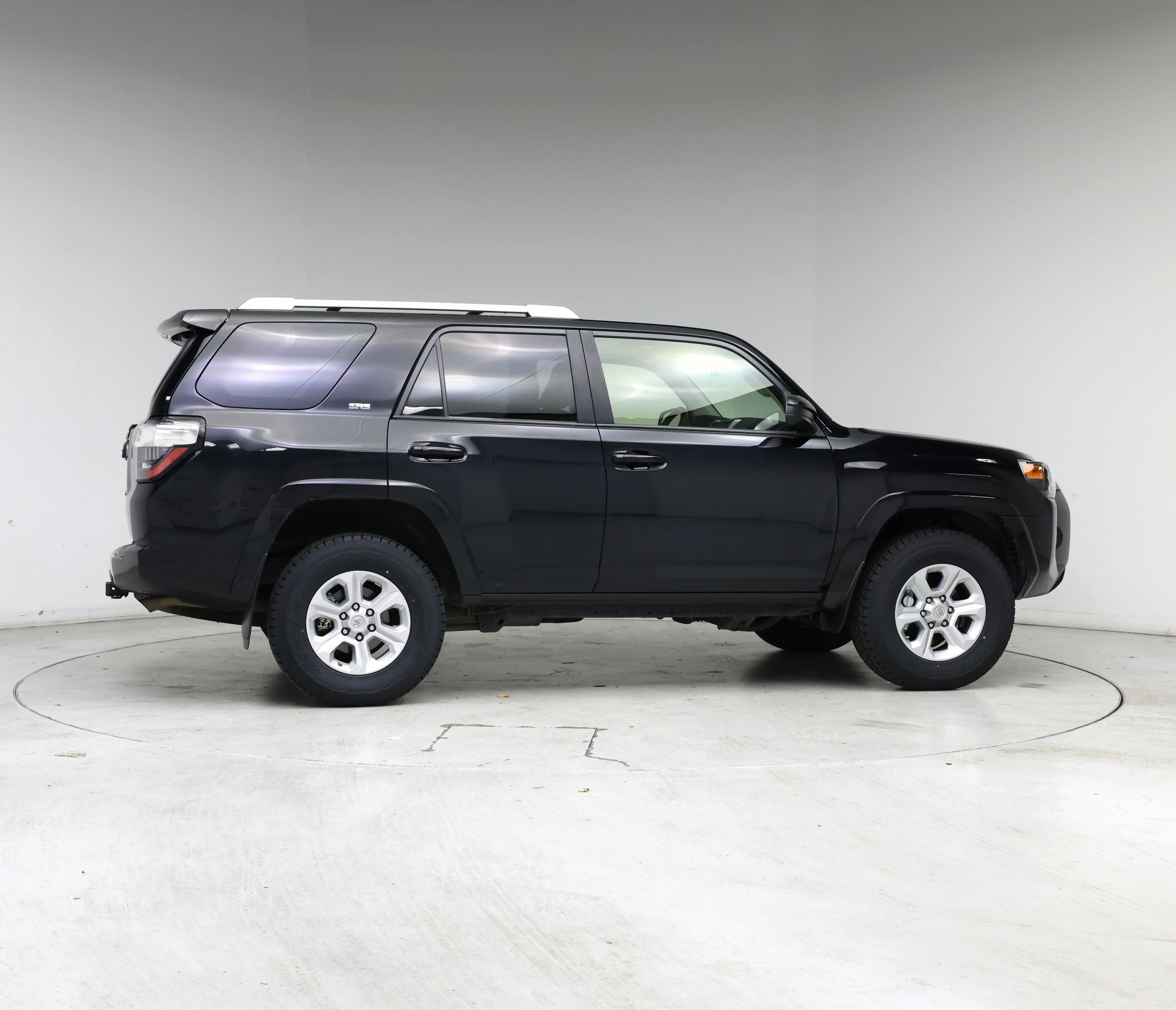 Thumbnail: 2016 Toyota 4Runner - 7