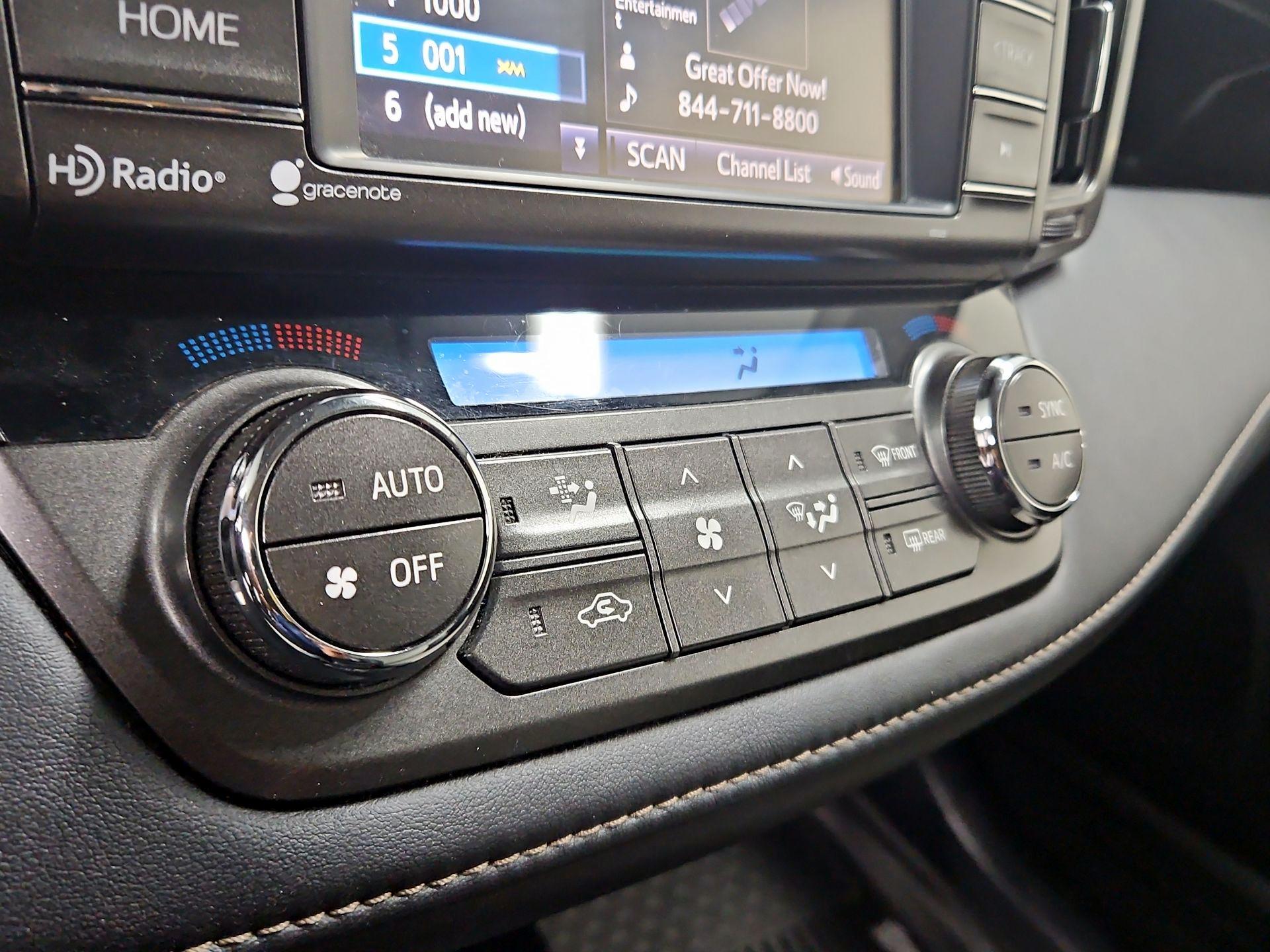 Thumbnail: 2015 Toyota RAV4 - 16