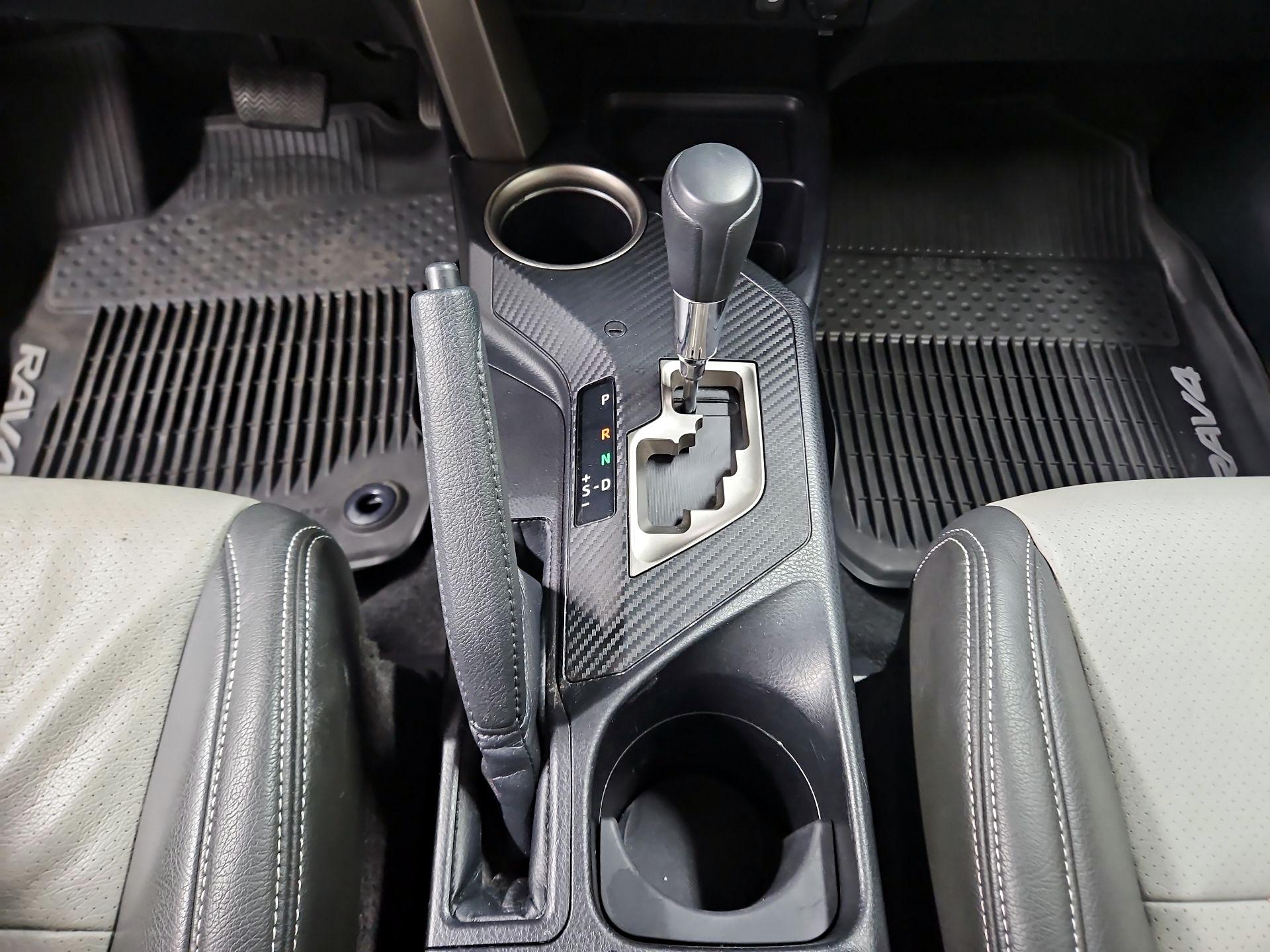 Thumbnail: 2015 Toyota RAV4 - 17