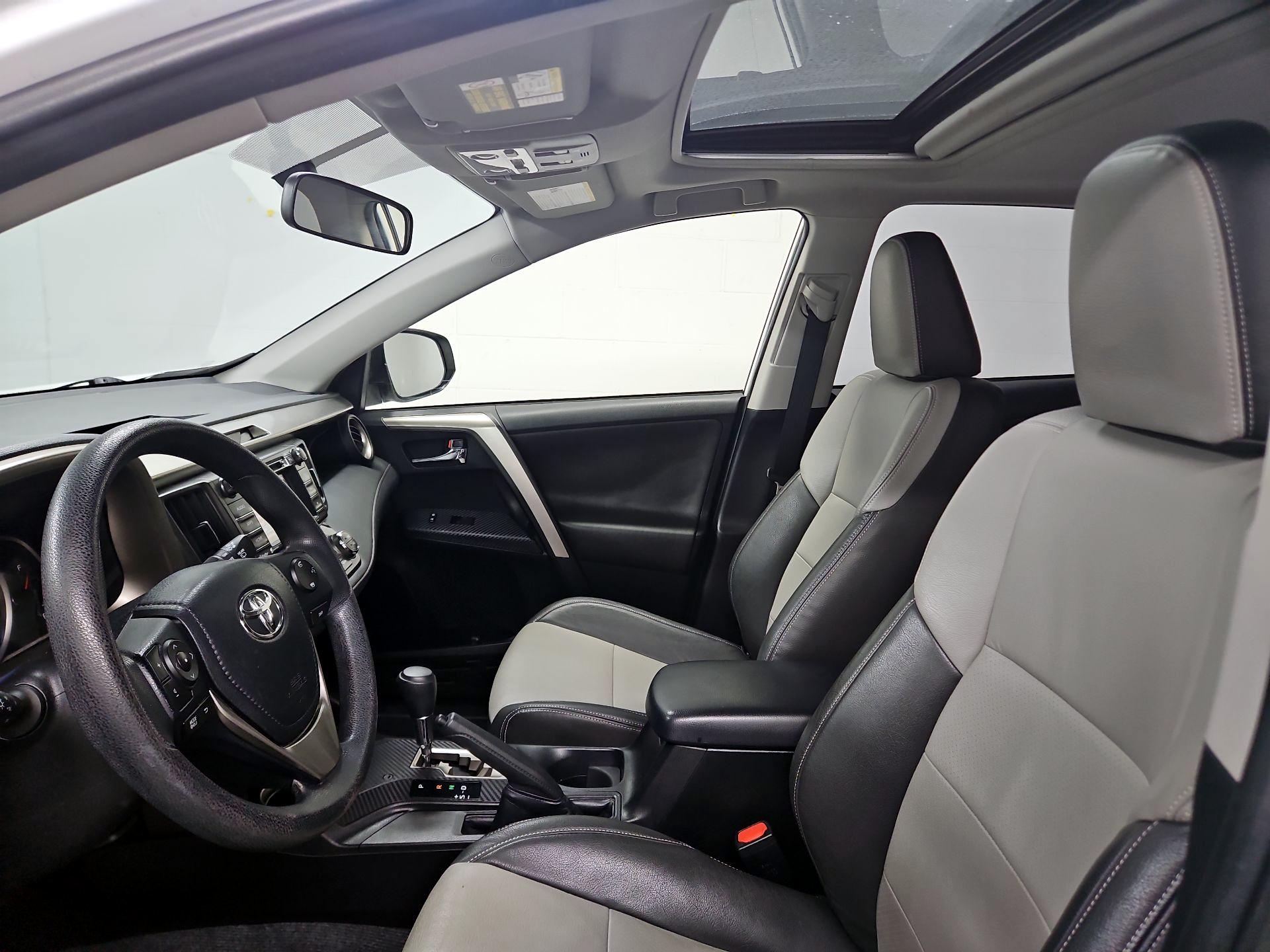 Thumbnail: 2015 Toyota RAV4 - 19