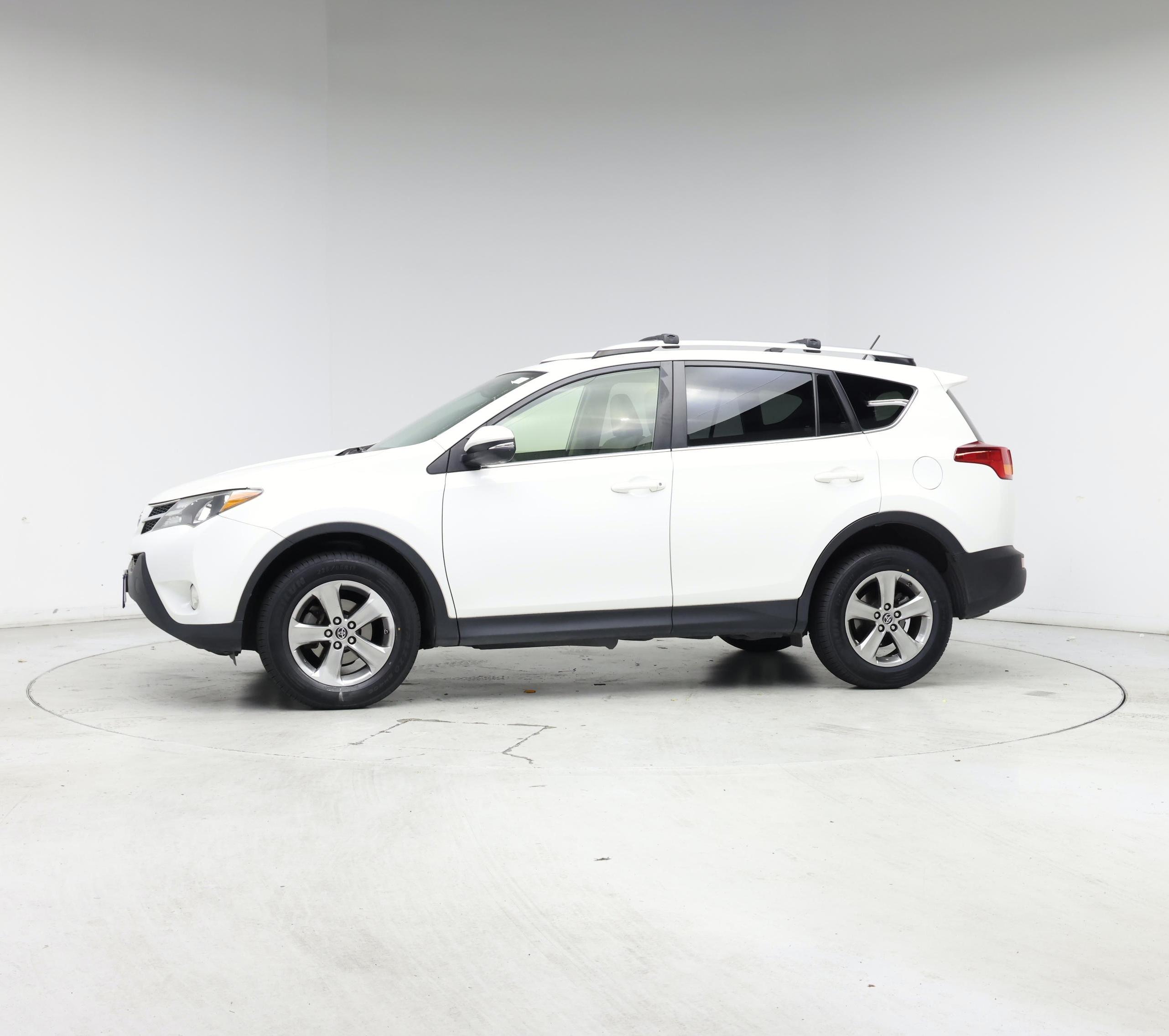 Thumbnail: 2015 Toyota RAV4 - 3