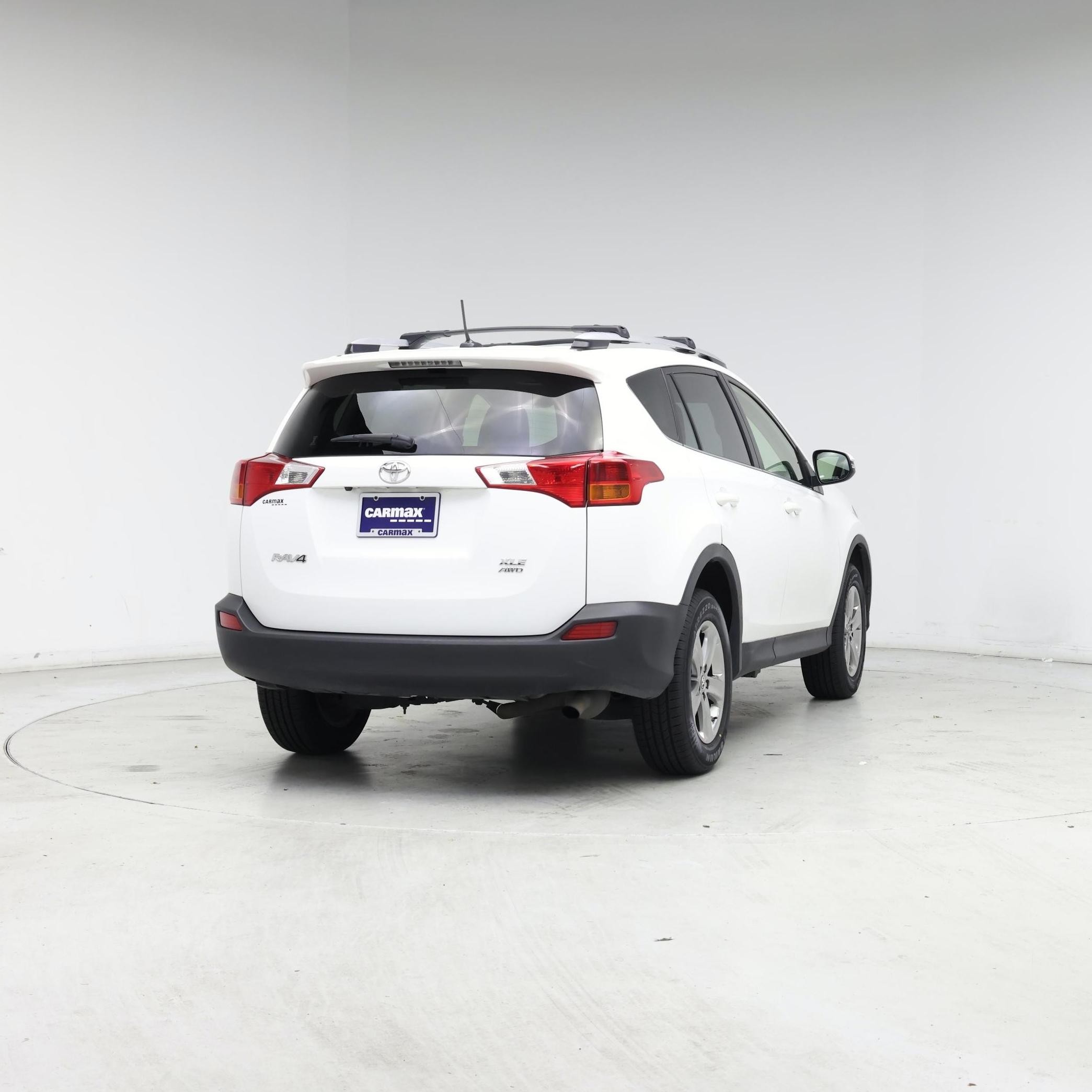 Thumbnail: 2015 Toyota RAV4 - 8