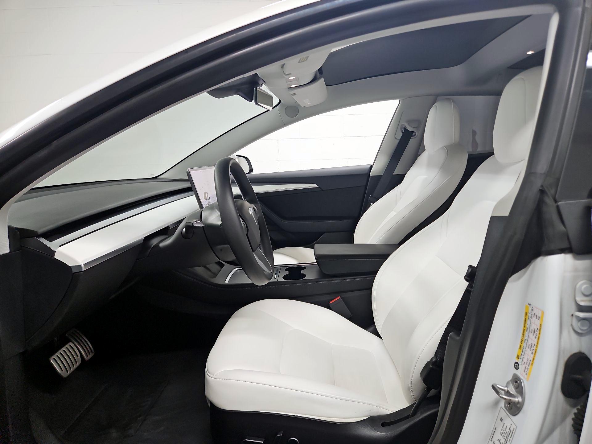 Thumbnail: 2022 Tesla Model 3 - 11