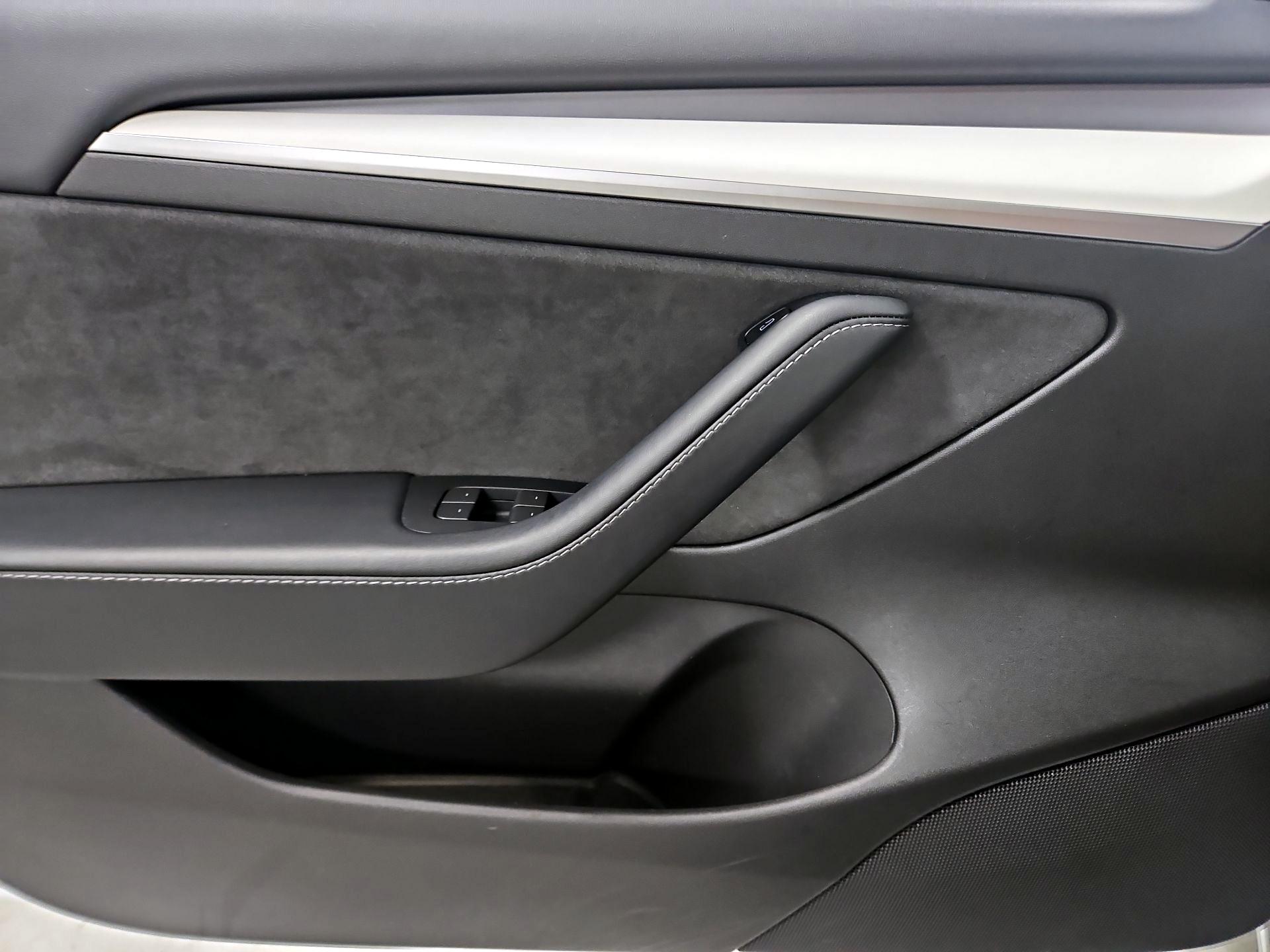 Thumbnail: 2022 Tesla Model 3 - 12