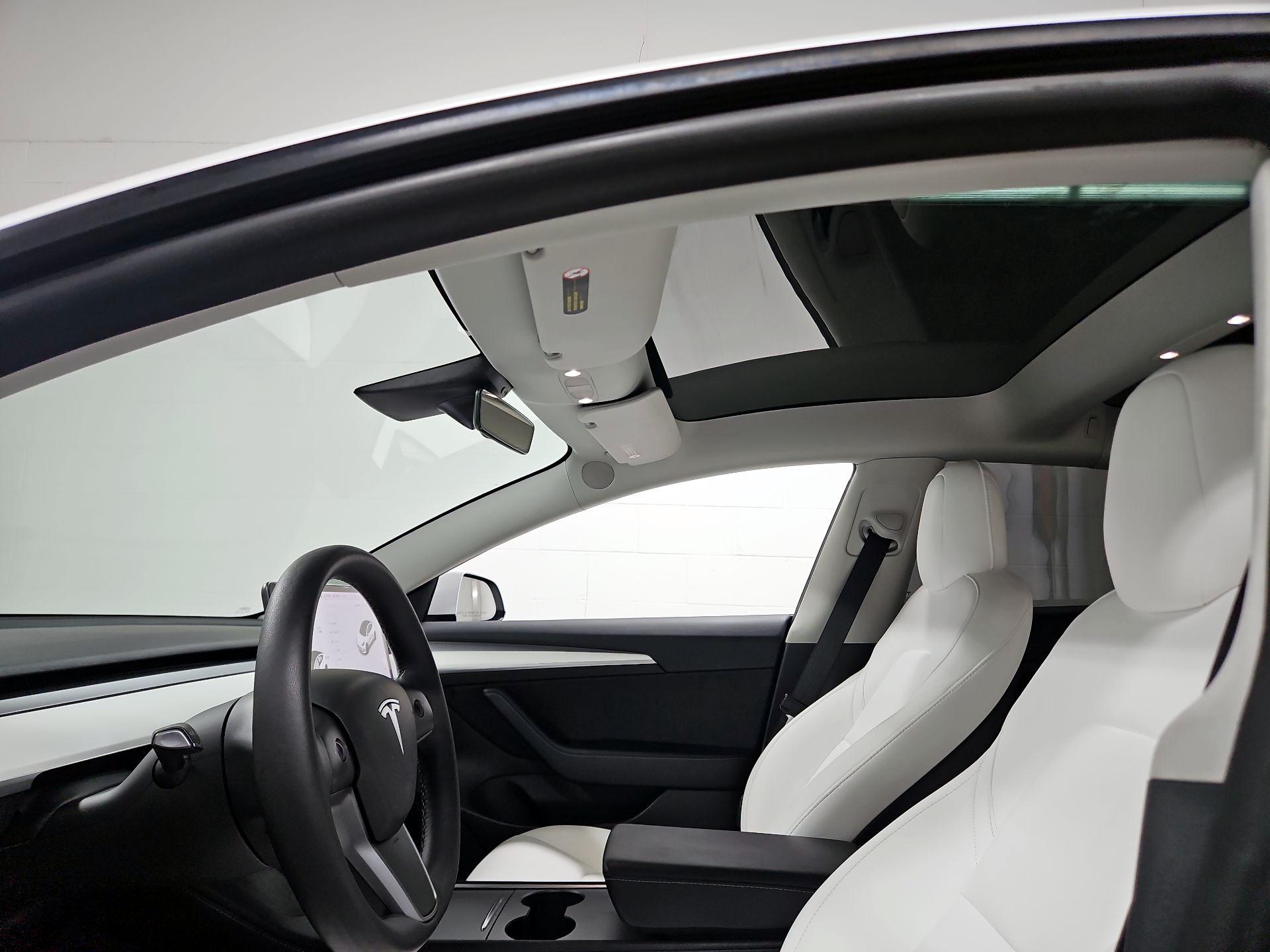 Thumbnail: 2022 Tesla Model 3 - 19