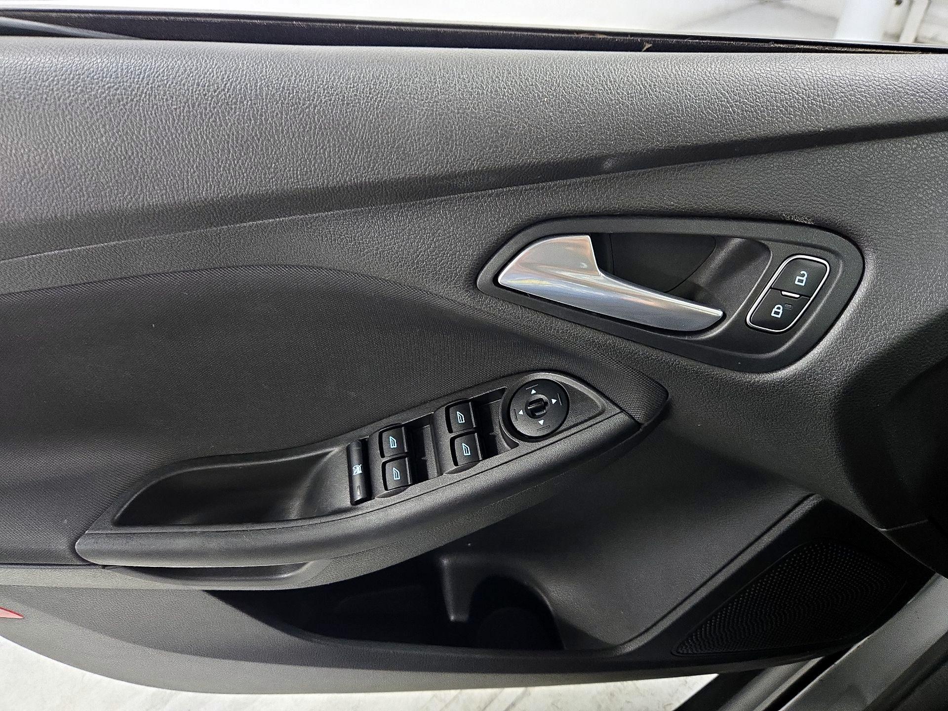 Thumbnail: 2018 Ford Focus - 12