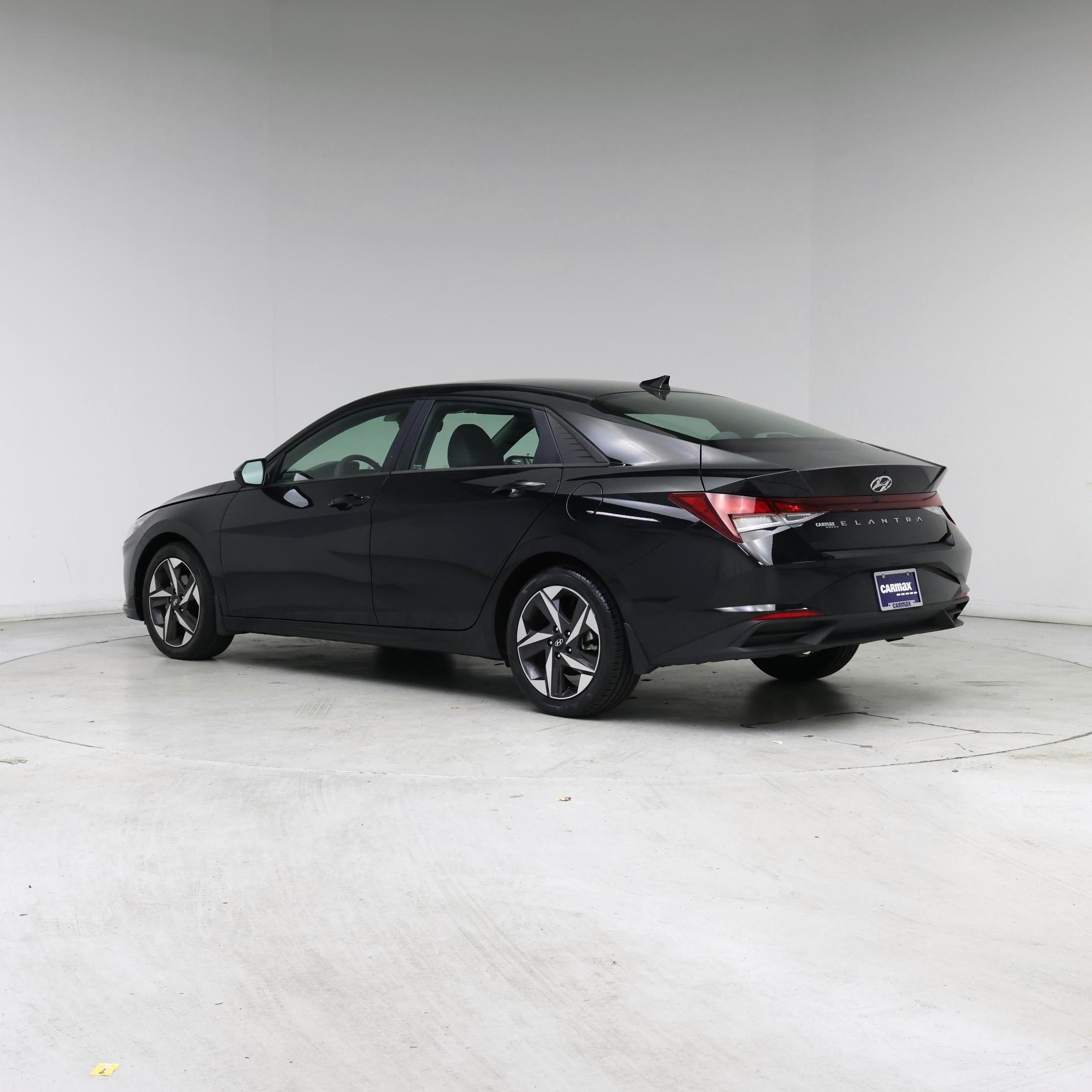Thumbnail: 2023 Hyundai Elantra - 2
