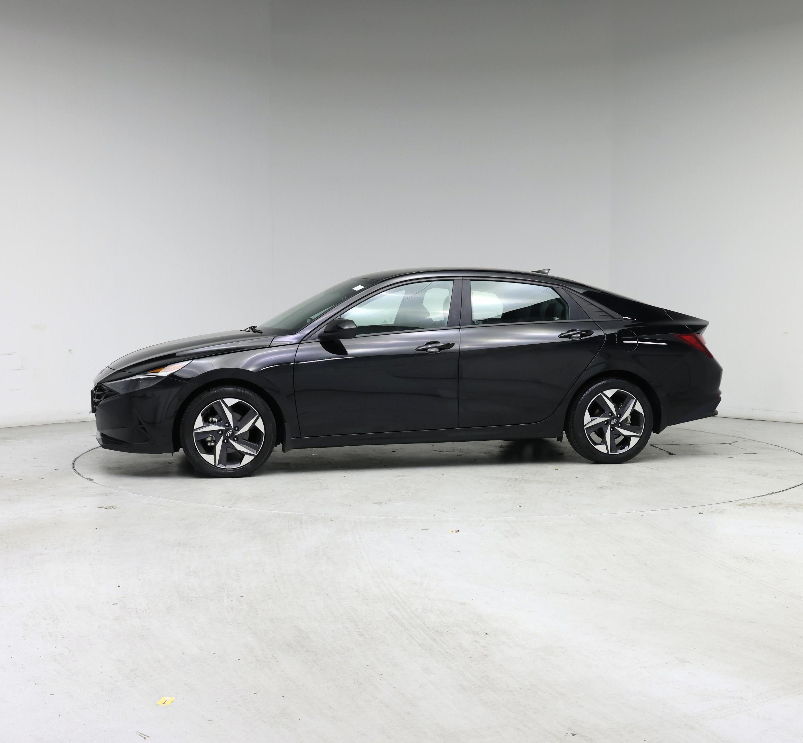 Thumbnail: 2023 Hyundai Elantra - 3