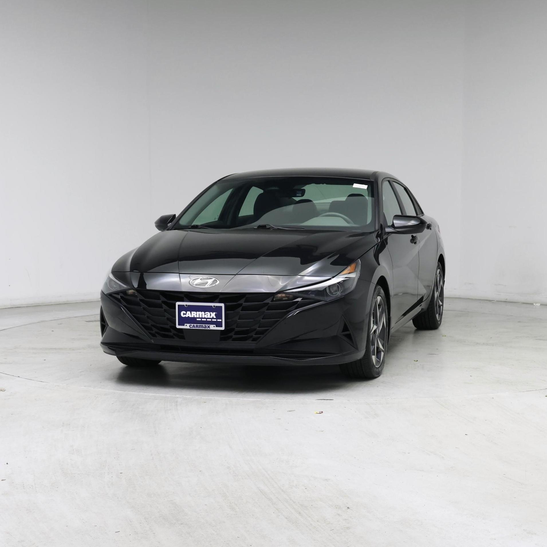 Thumbnail: 2023 Hyundai Elantra - 4