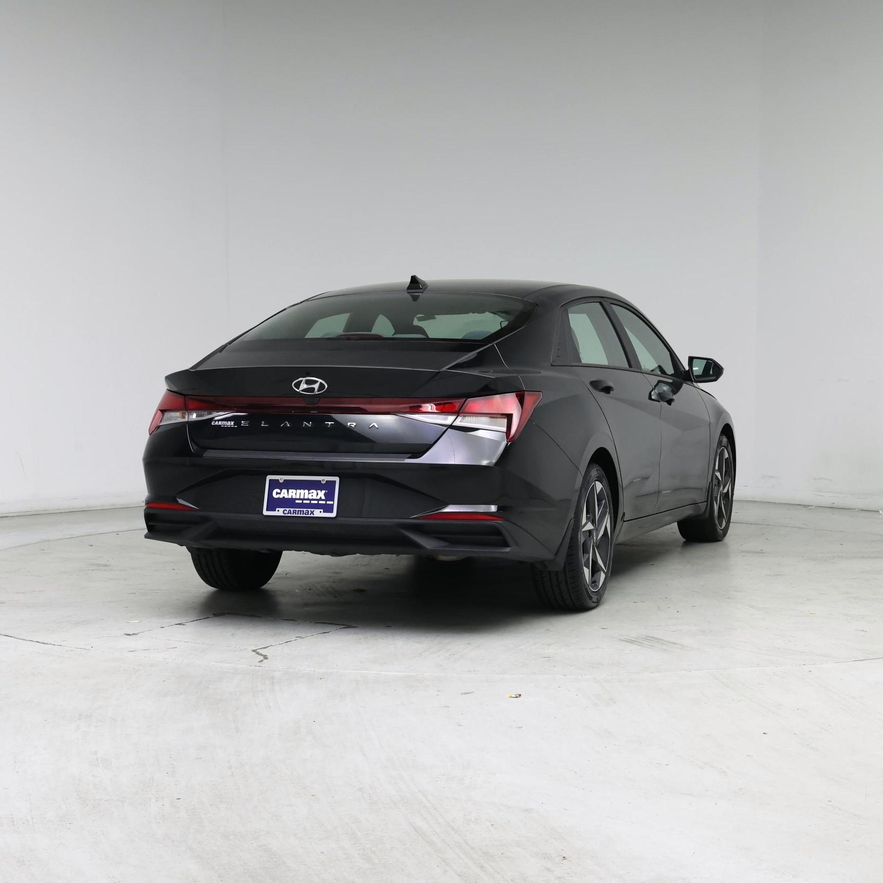 Thumbnail: 2023 Hyundai Elantra - 8