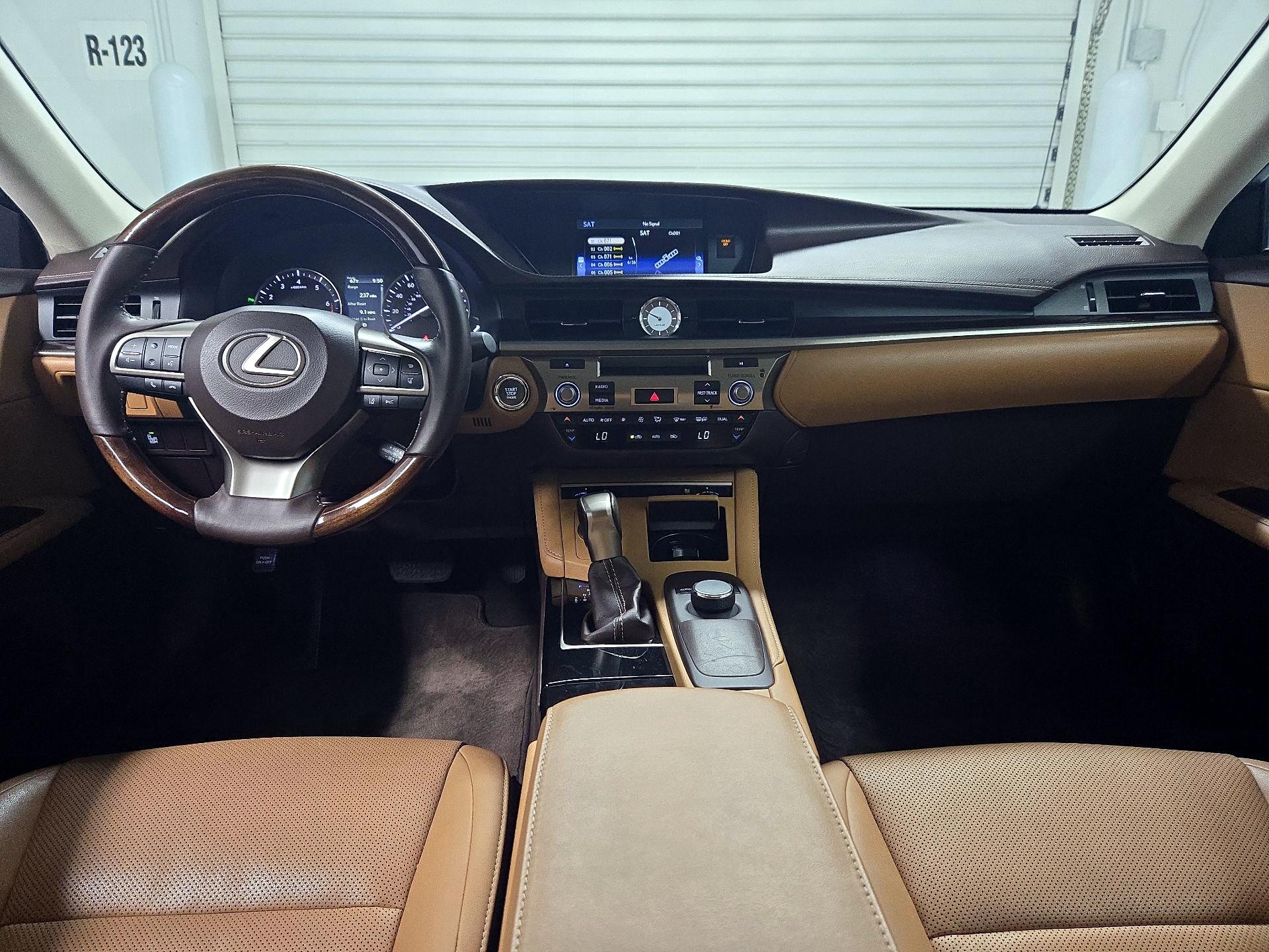 Thumbnail: 2016 Lexus ES - 9