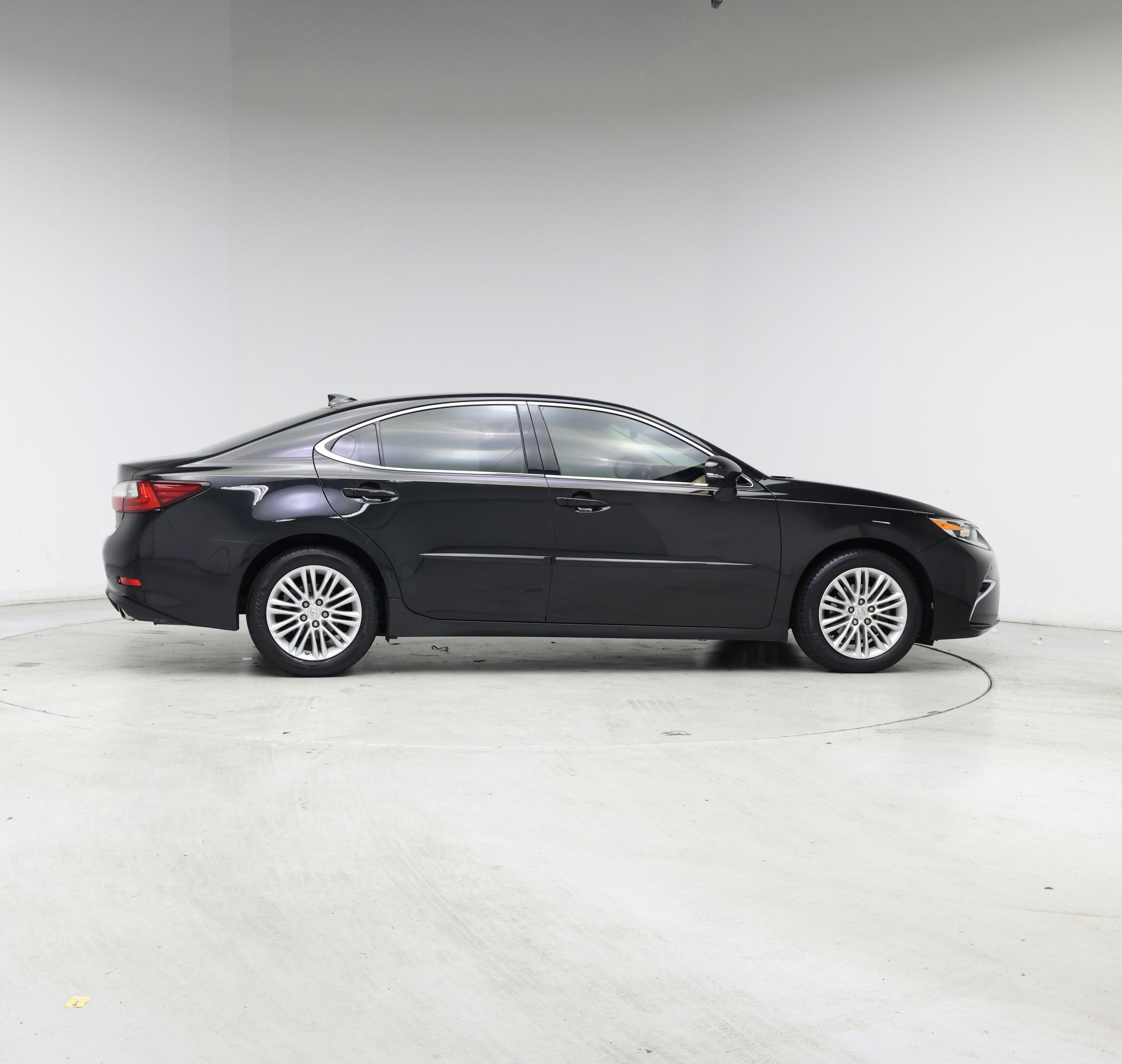 Thumbnail: 2016 Lexus ES - 7