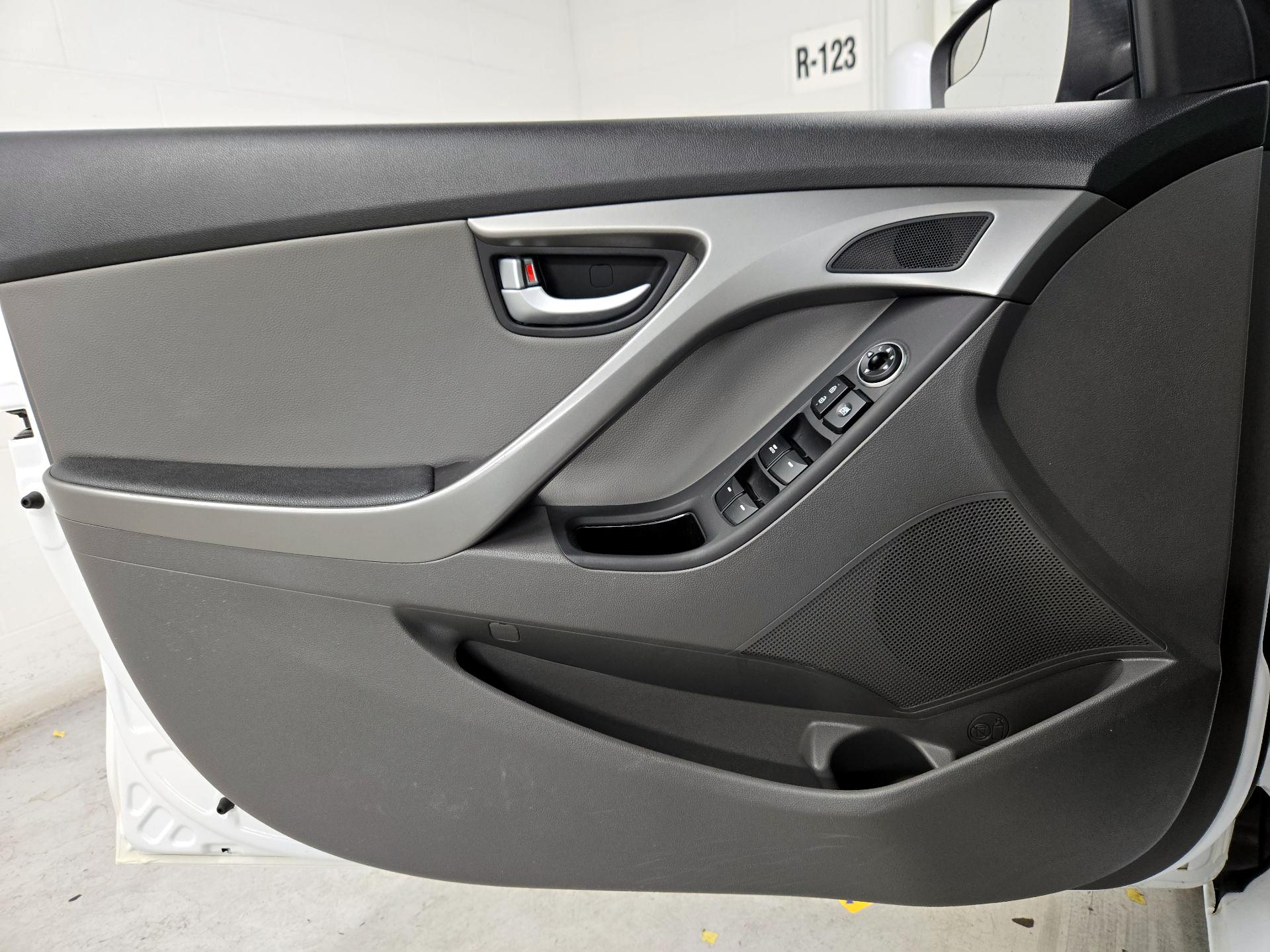 Thumbnail: 2015 Hyundai Elantra - 12