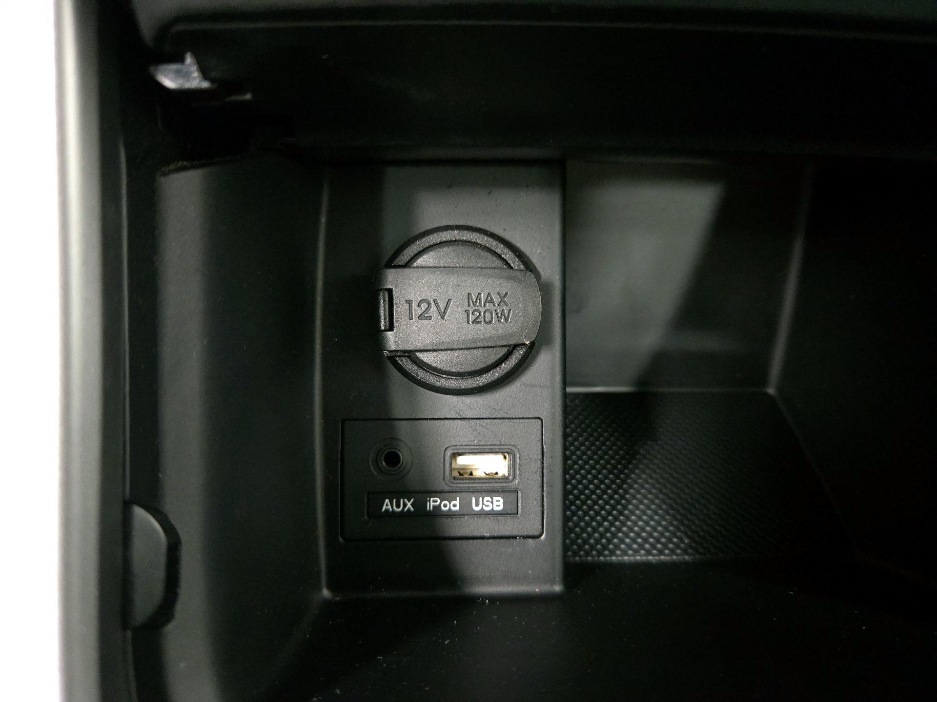 Thumbnail: 2015 Hyundai Elantra - 18