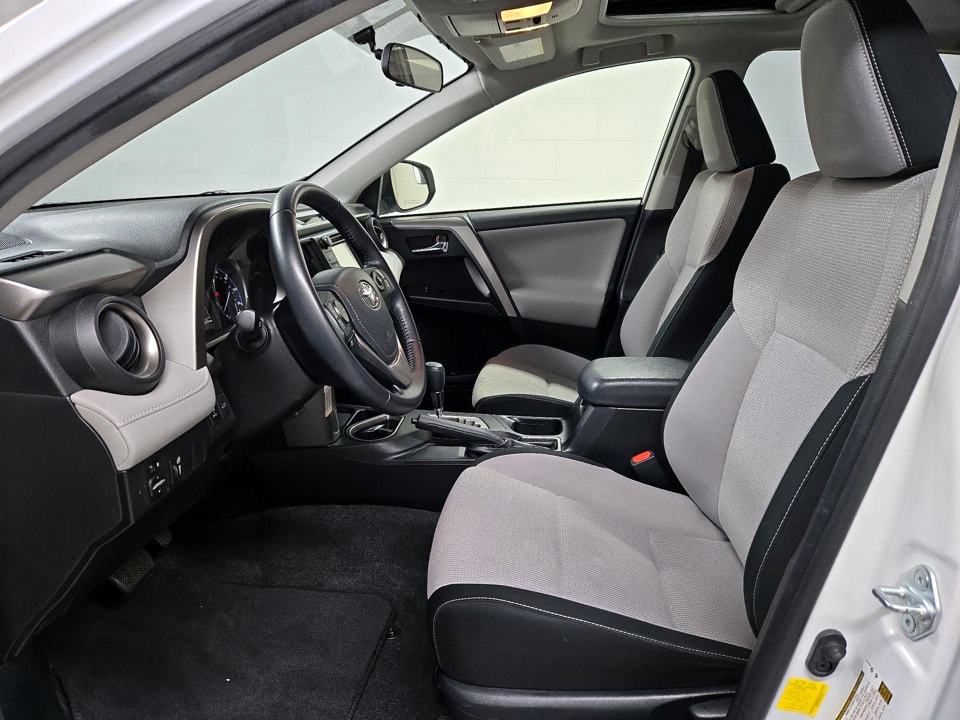 Thumbnail: 2016 Toyota RAV4 - 11