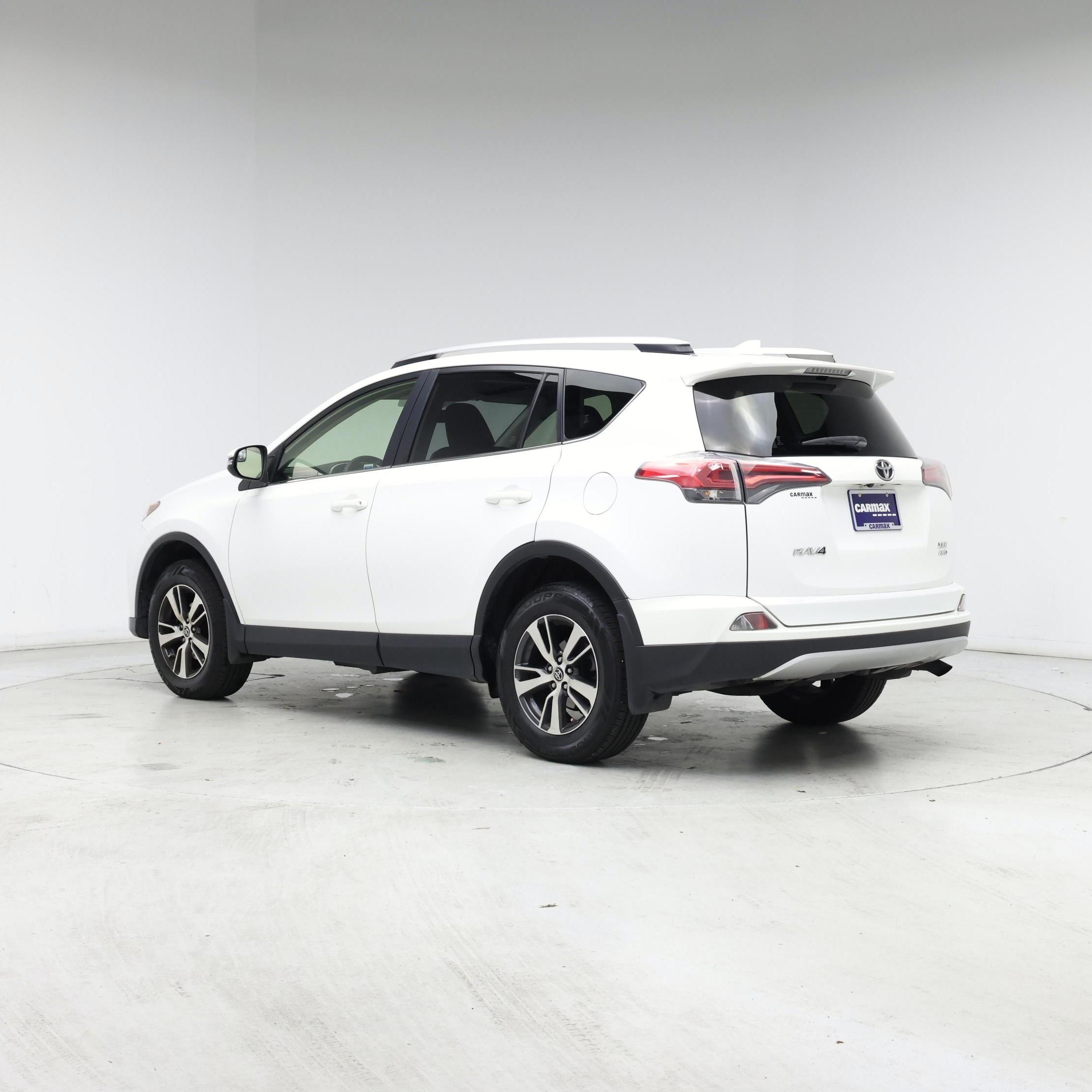 Thumbnail: 2016 Toyota RAV4 - 2