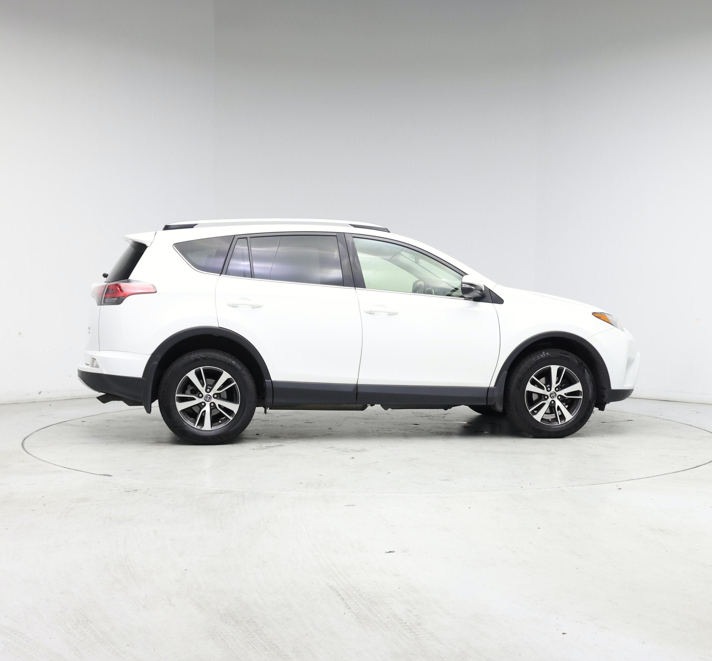 Thumbnail: 2016 Toyota RAV4 - 7