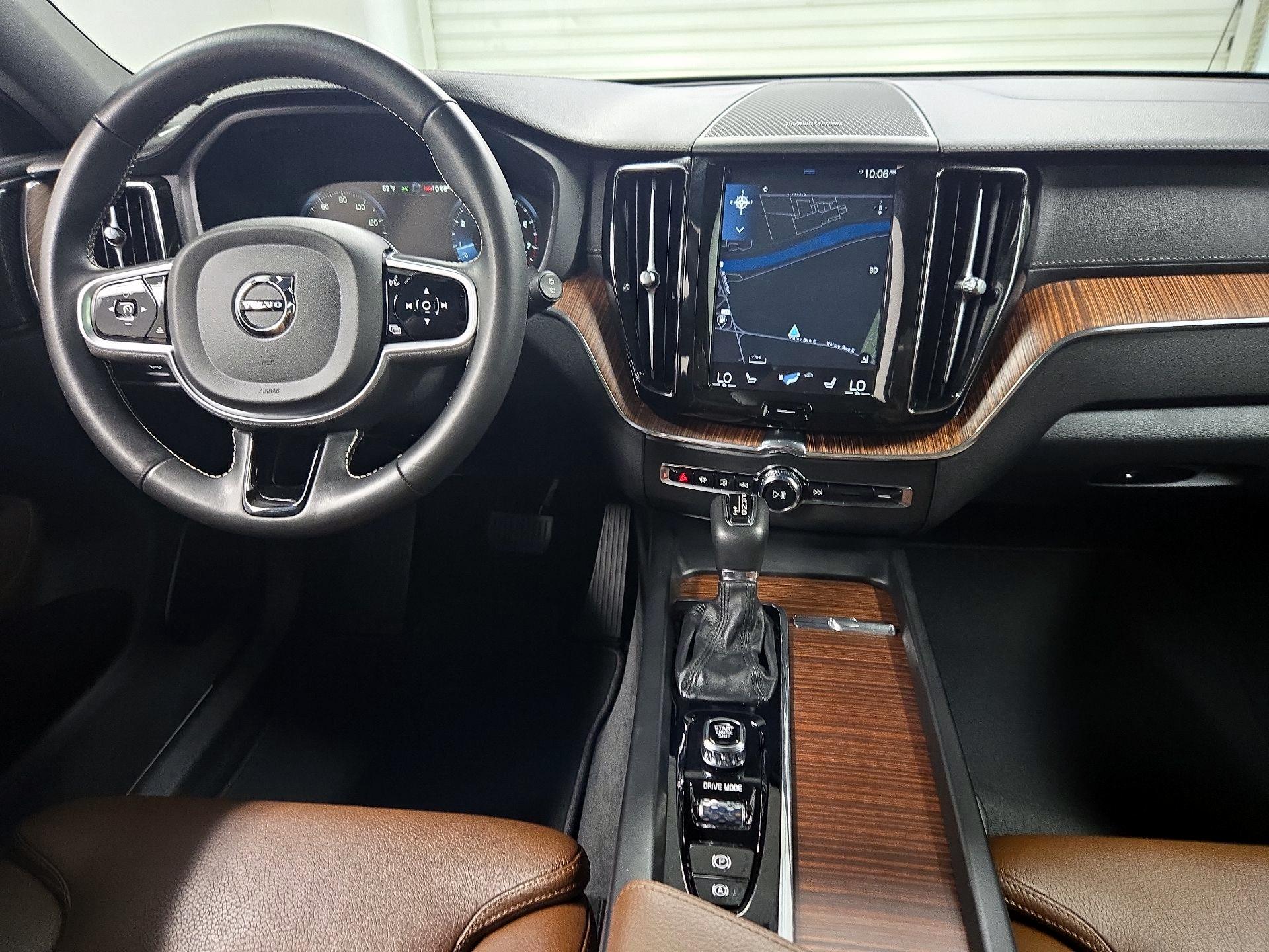 Thumbnail: 2020 Volvo XC60 - 9