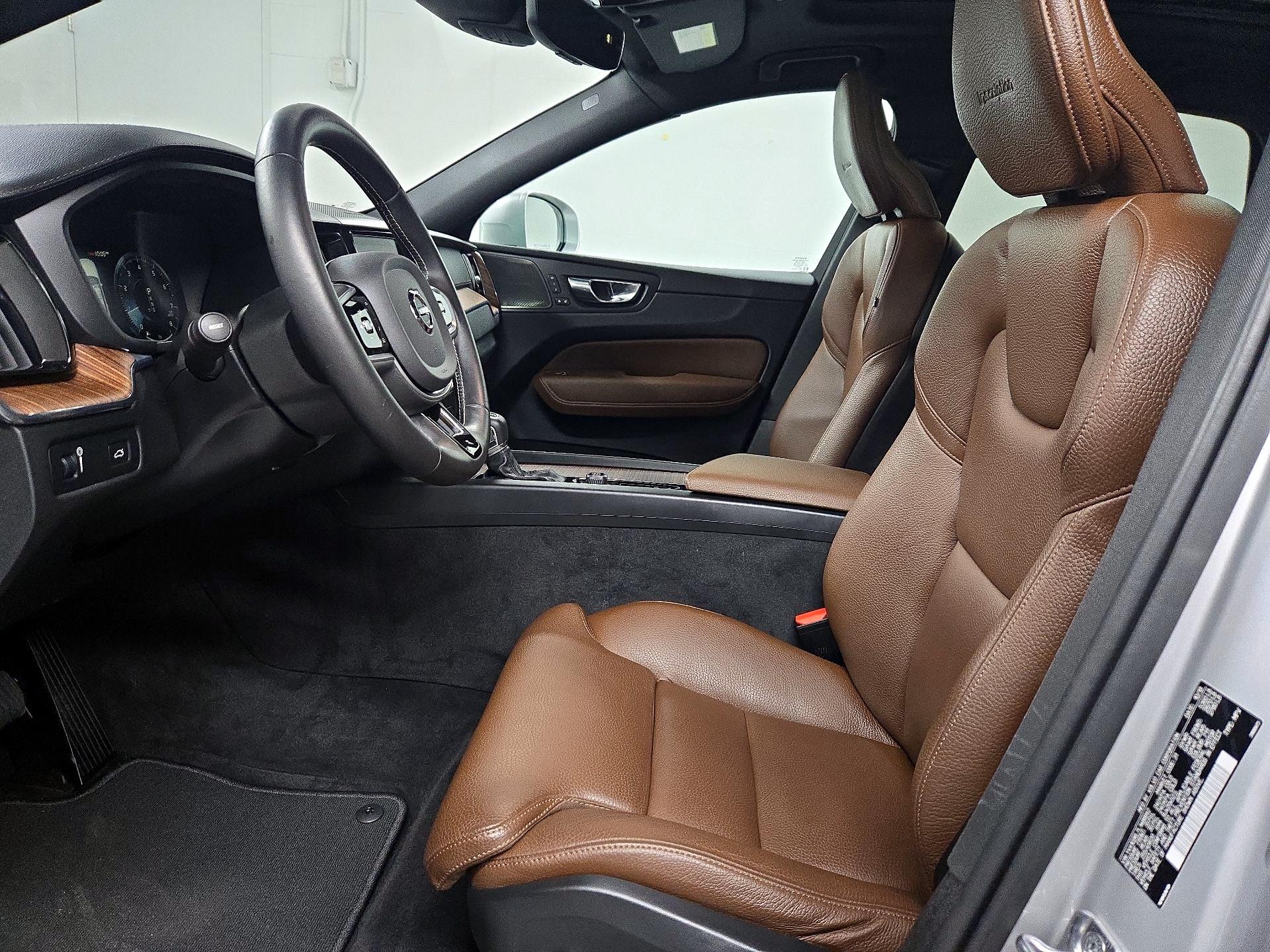 Thumbnail: 2020 Volvo XC60 - 11
