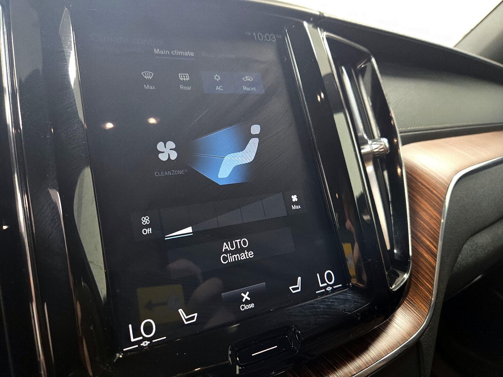 Thumbnail: 2020 Volvo XC60 - 17