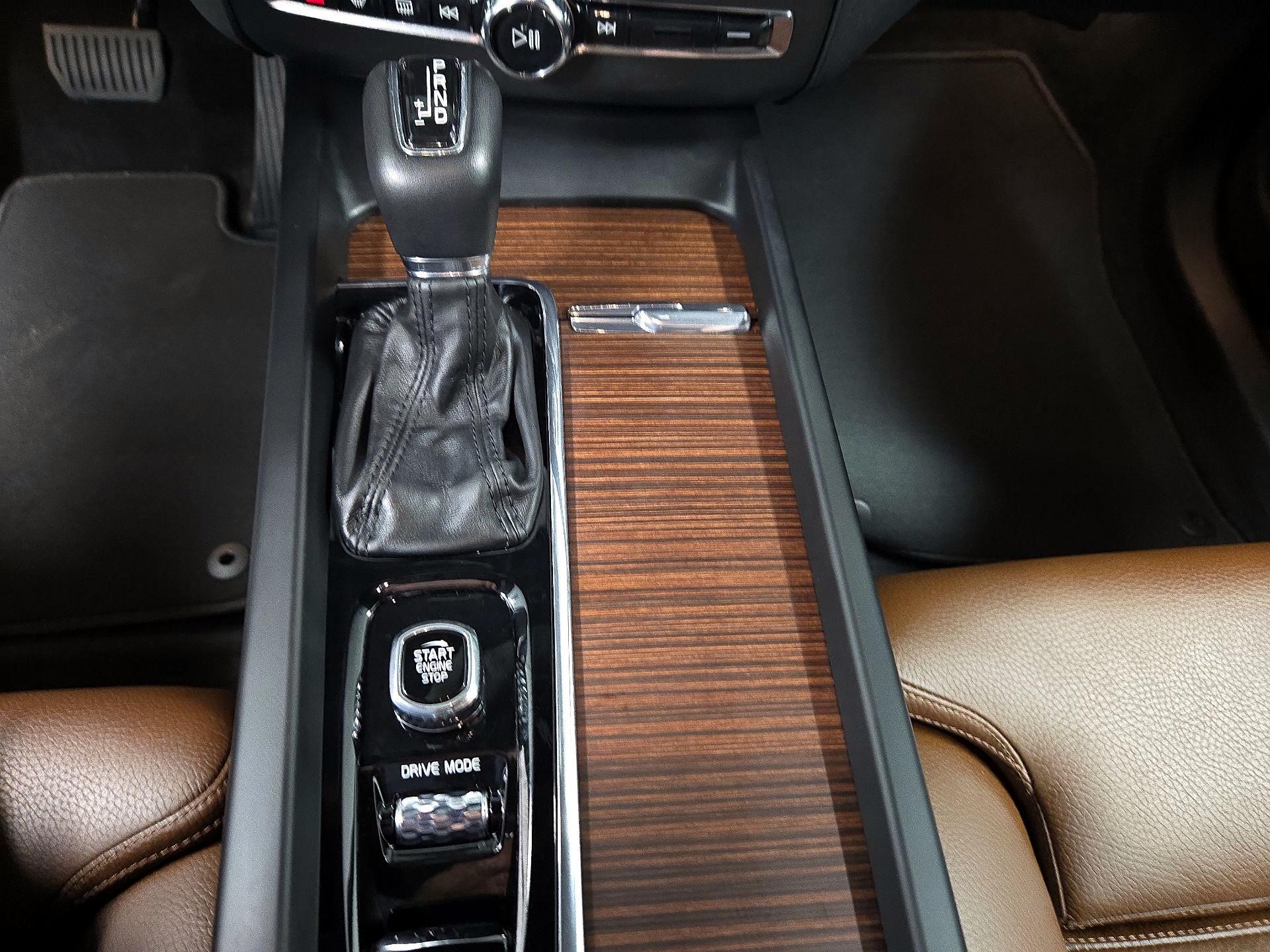 Thumbnail: 2020 Volvo XC60 - 18