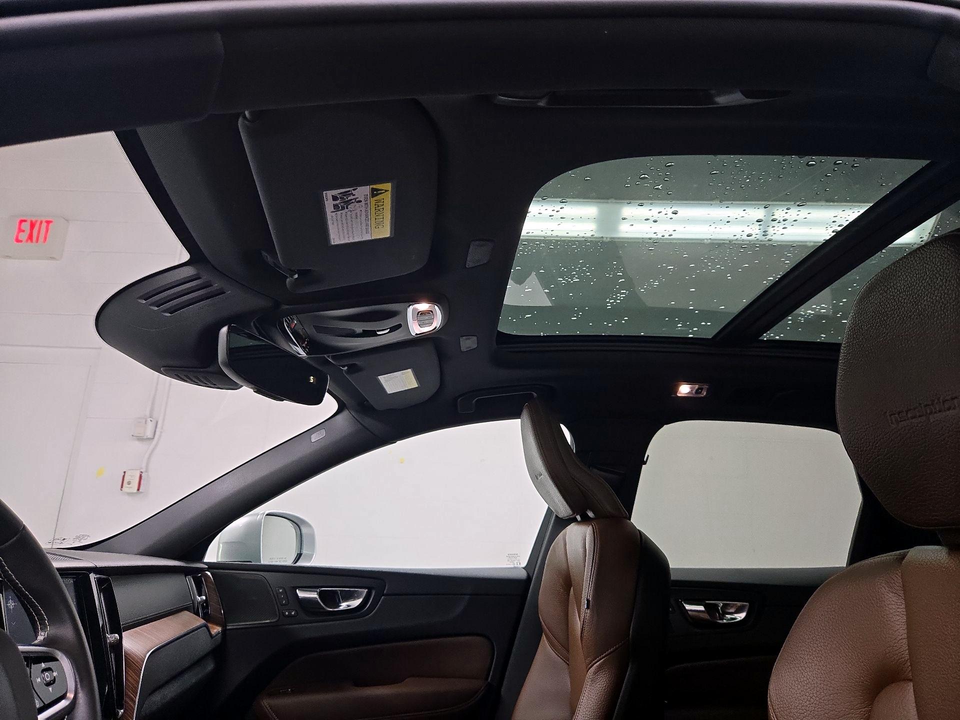 Thumbnail: 2020 Volvo XC60 - 20