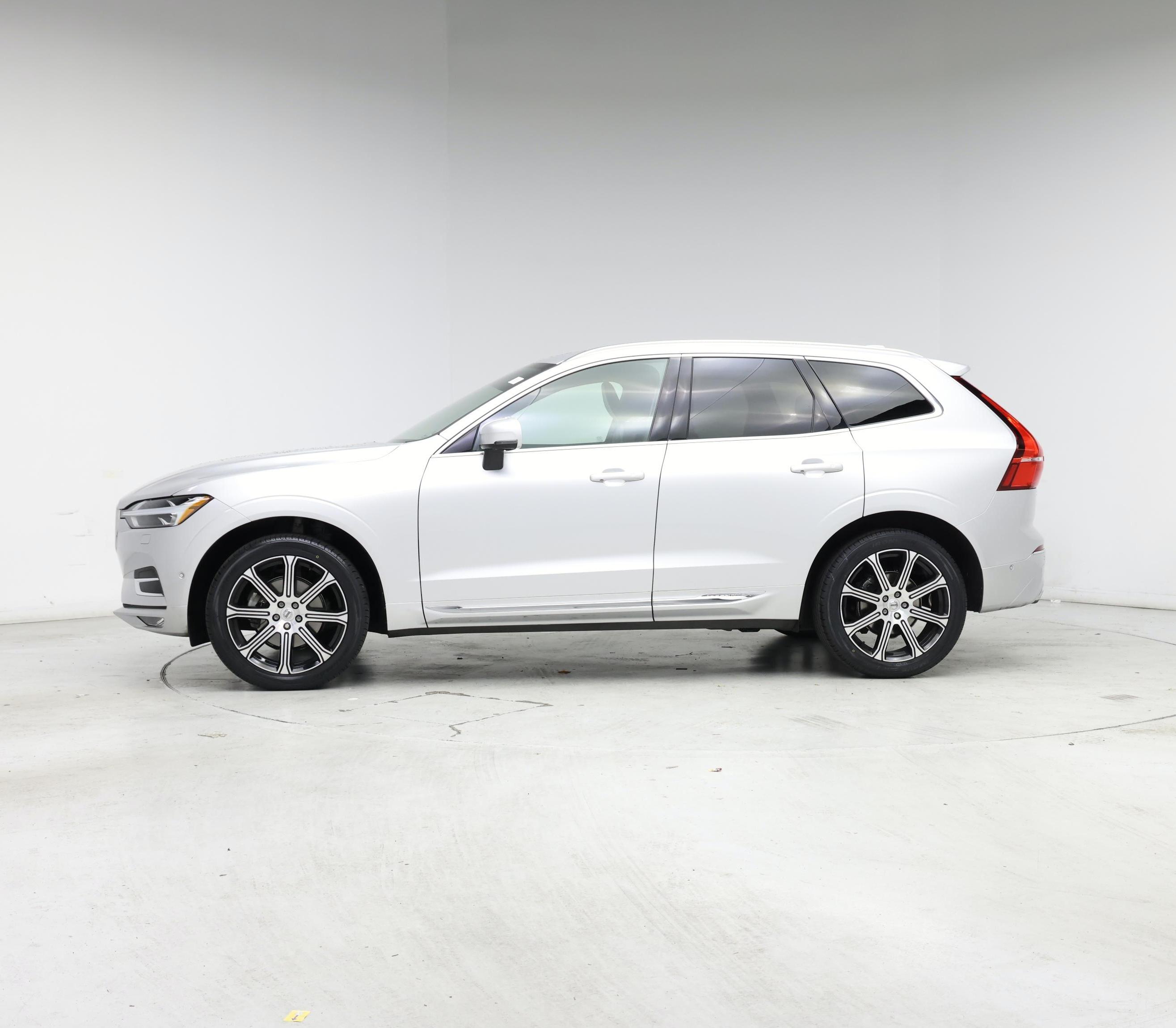 Thumbnail: 2020 Volvo XC60 - 3