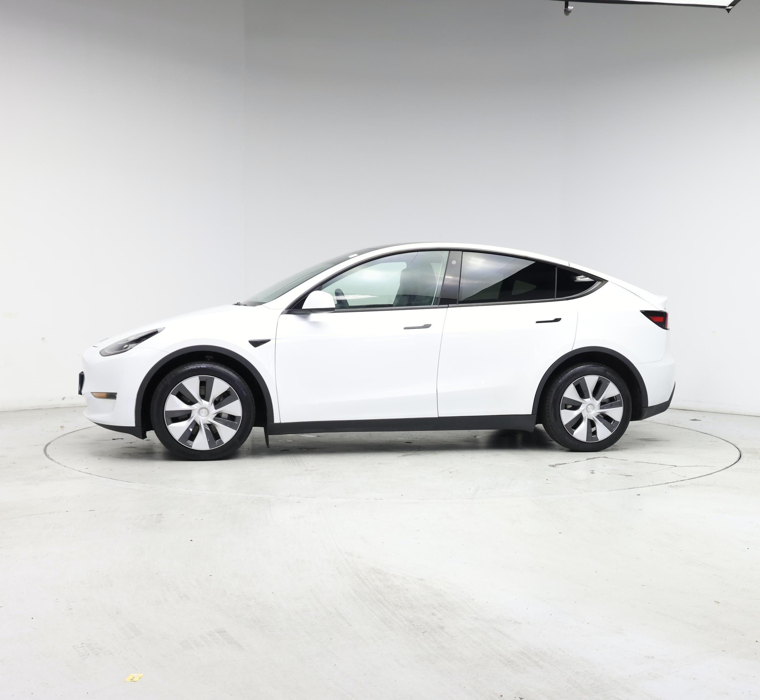 Thumbnail: 2023 Tesla Model Y - 3