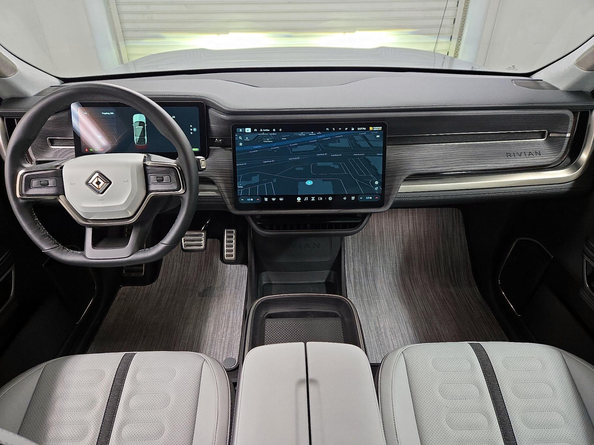 Thumbnail: 2024 Rivian R1S - 9