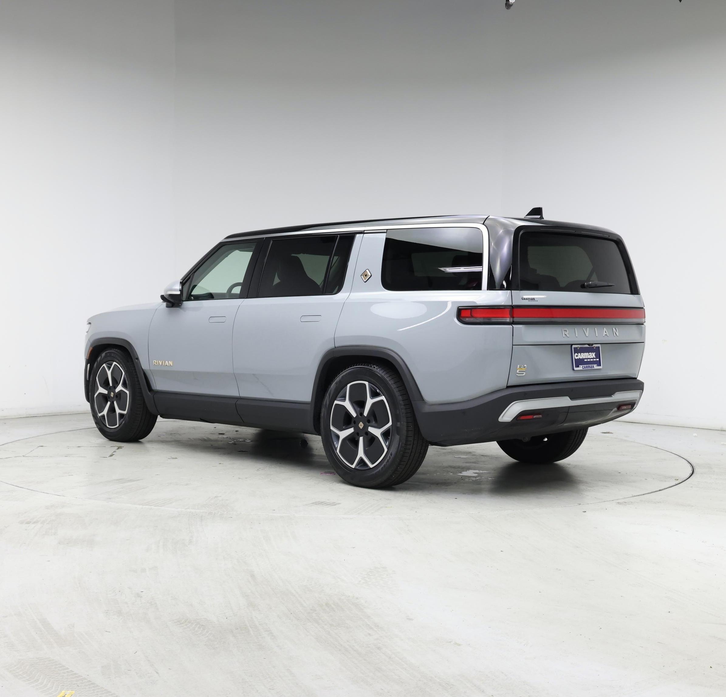 Thumbnail: 2024 Rivian R1S - 2