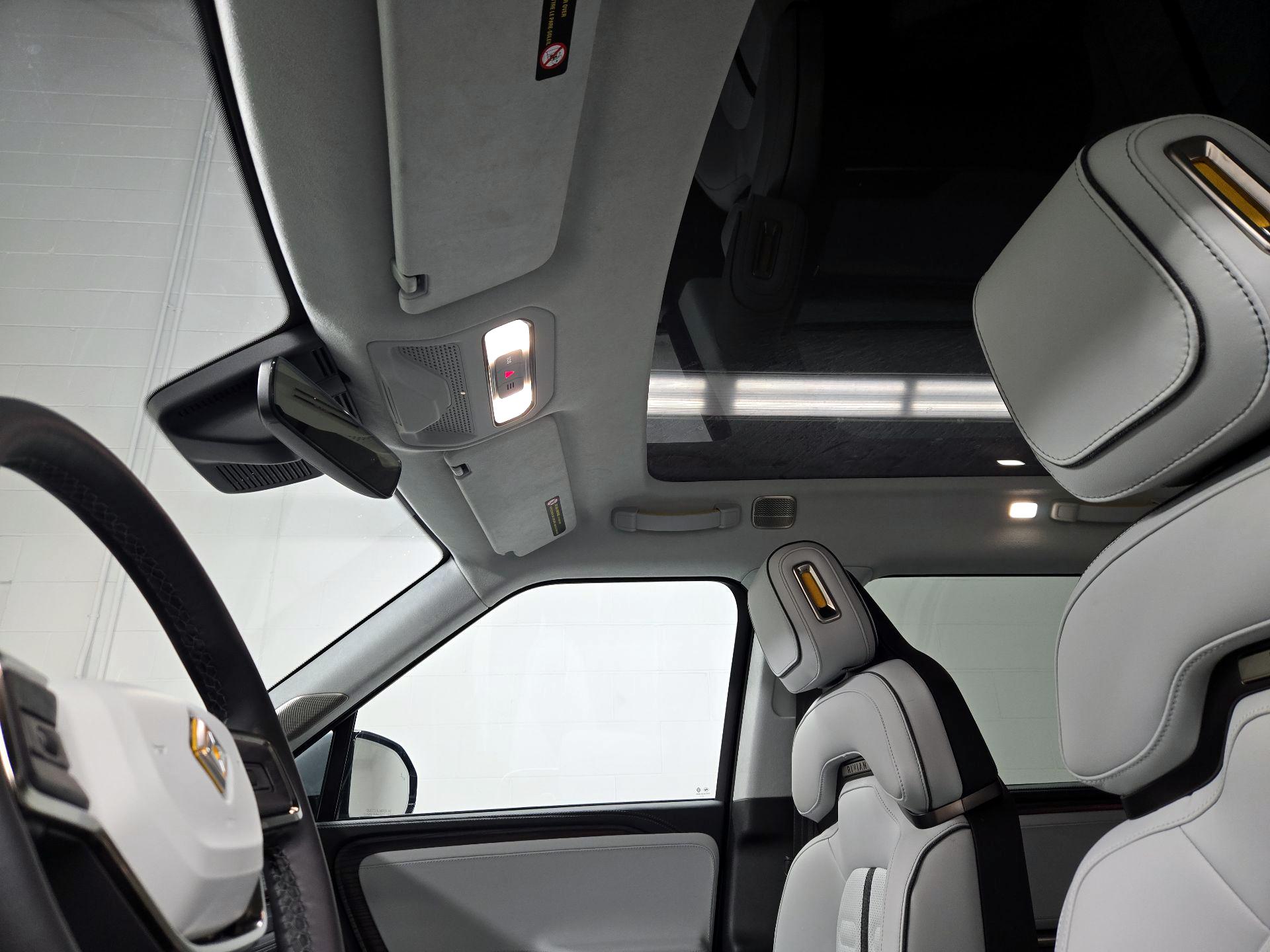 Thumbnail: 2024 Rivian R1S - 19