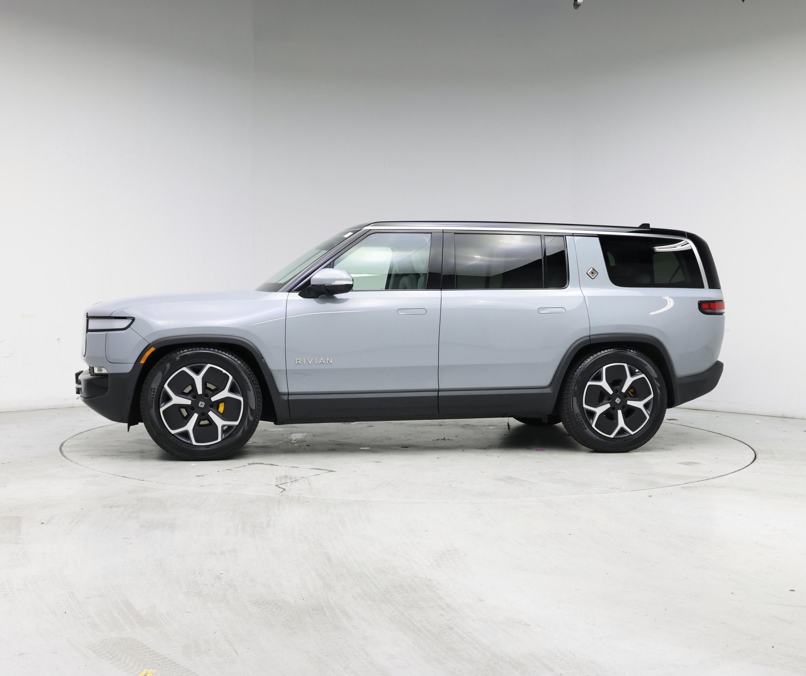 Thumbnail: 2024 Rivian R1S - 3