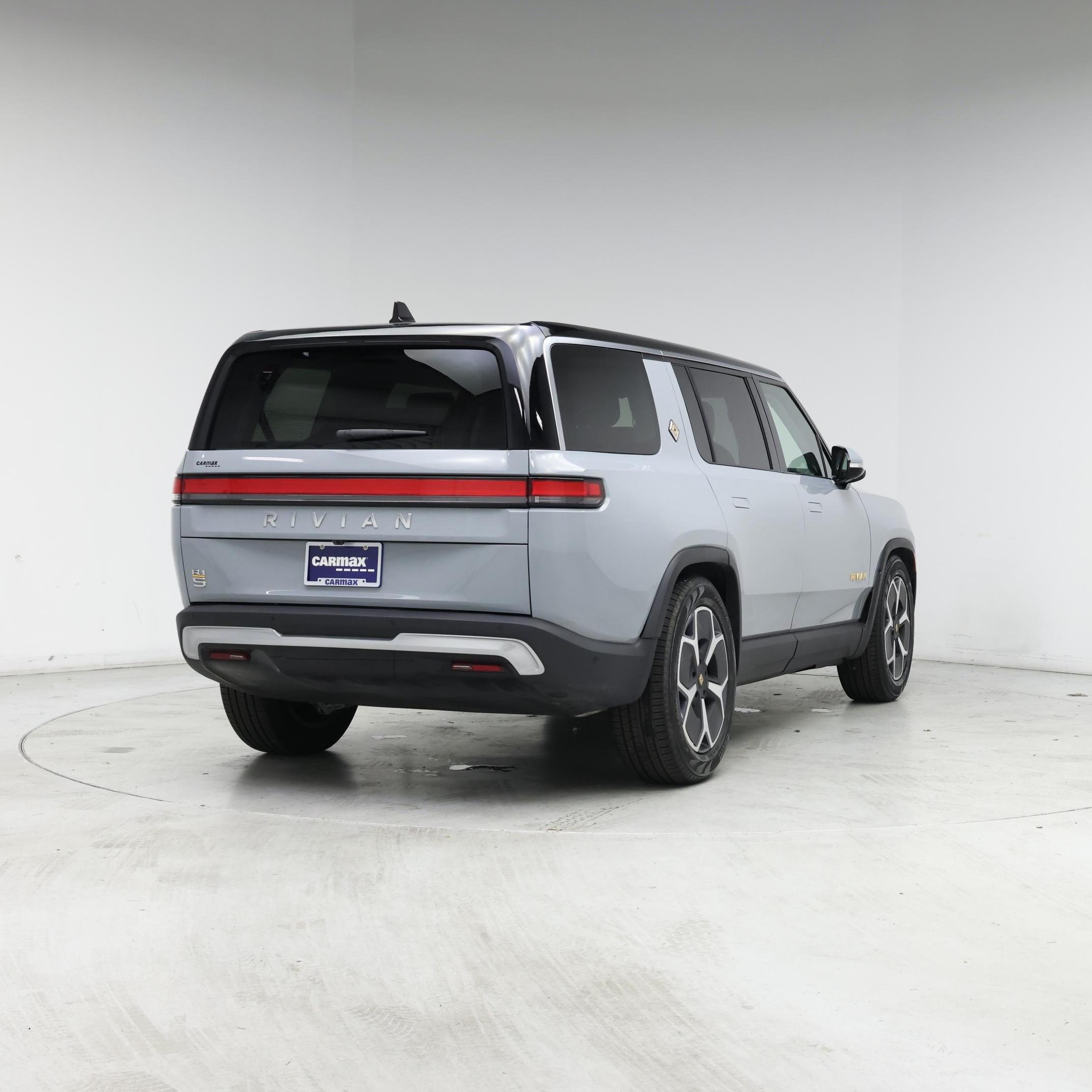 Thumbnail: 2024 Rivian R1S - 8
