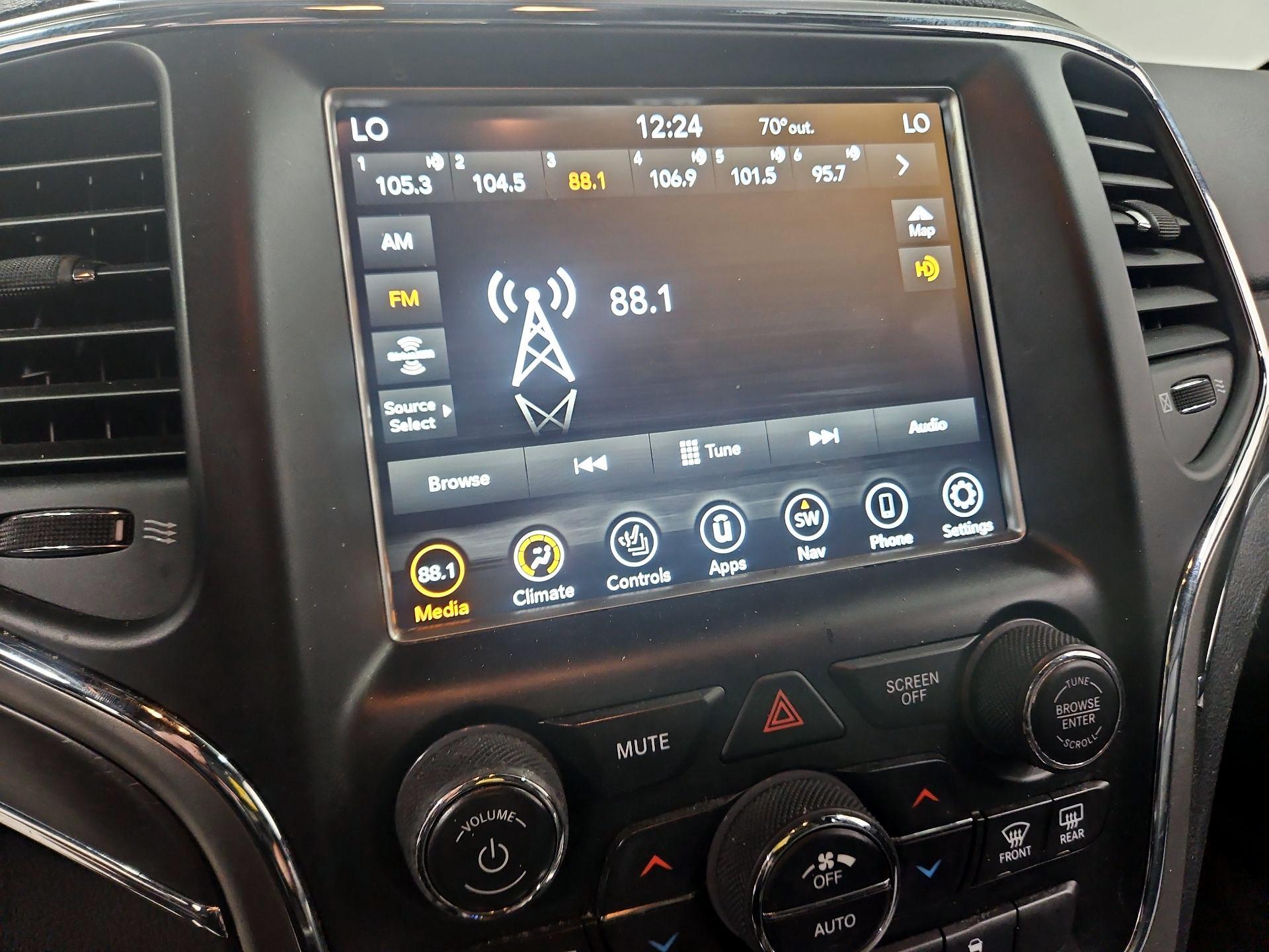 Thumbnail: 2018 Jeep Grand Cherokee - 16