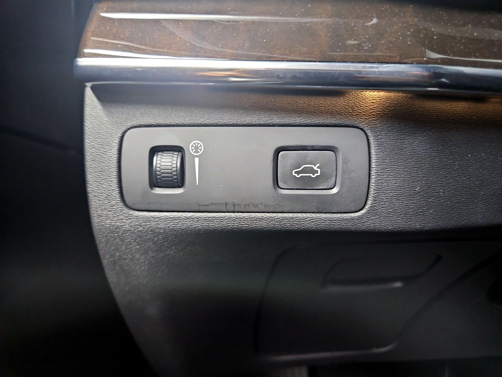Thumbnail: 2017 Volvo XC90 - 13