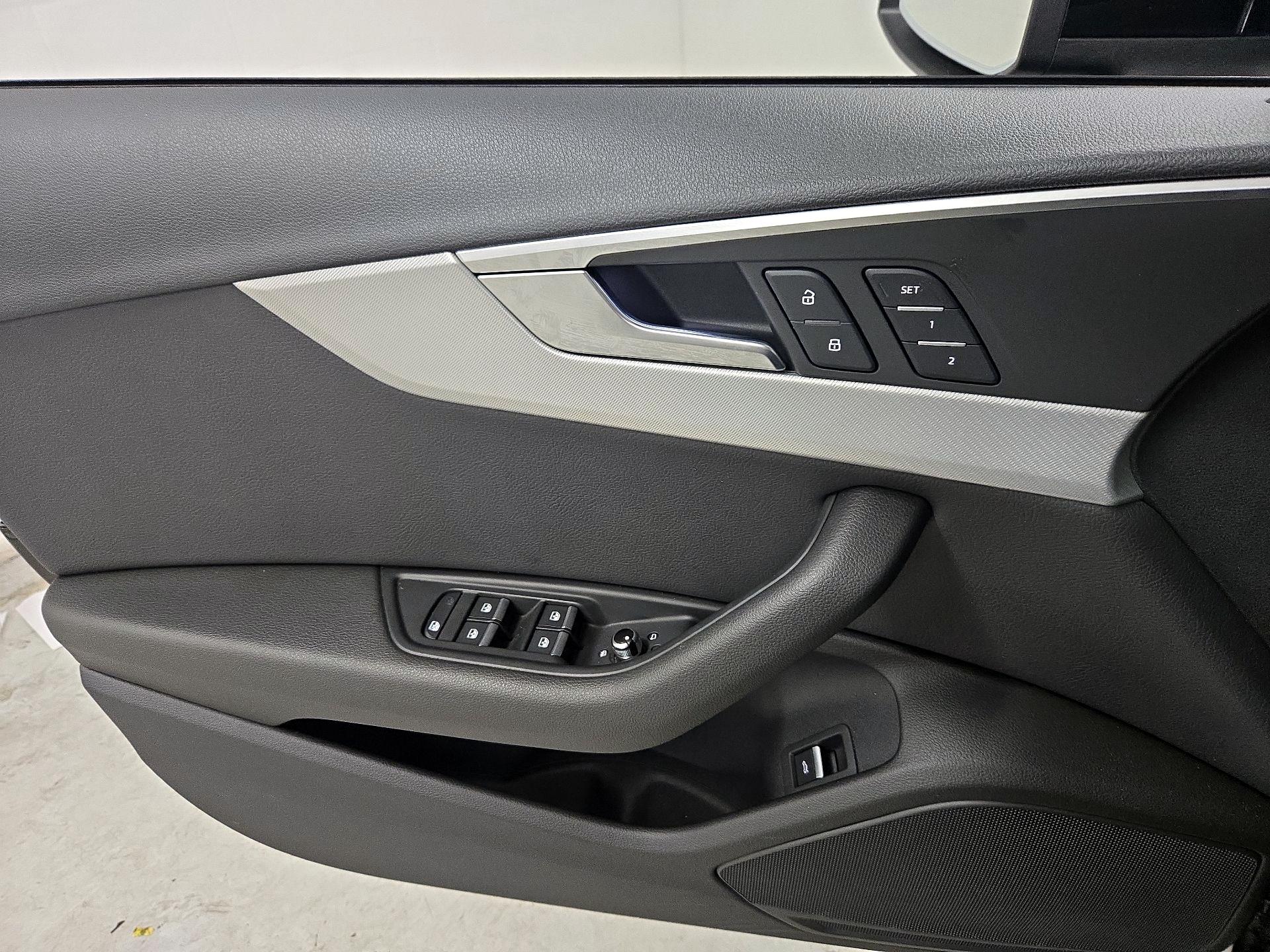 Thumbnail: 2017 Audi A4 - 12