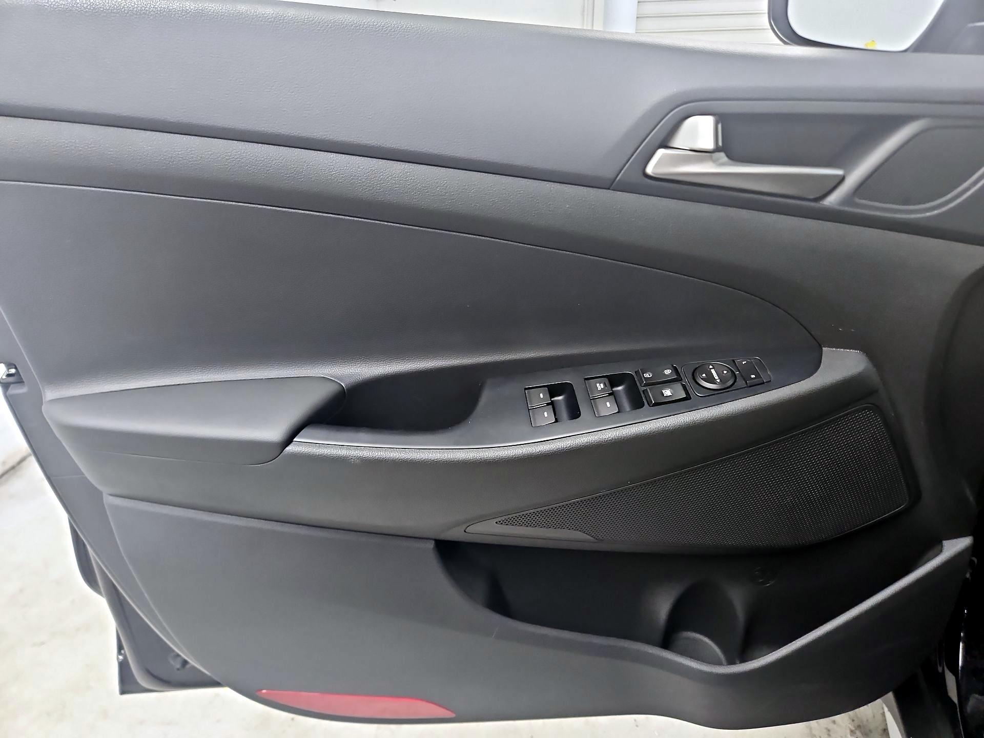 Thumbnail: 2020 Hyundai Tucson - 12