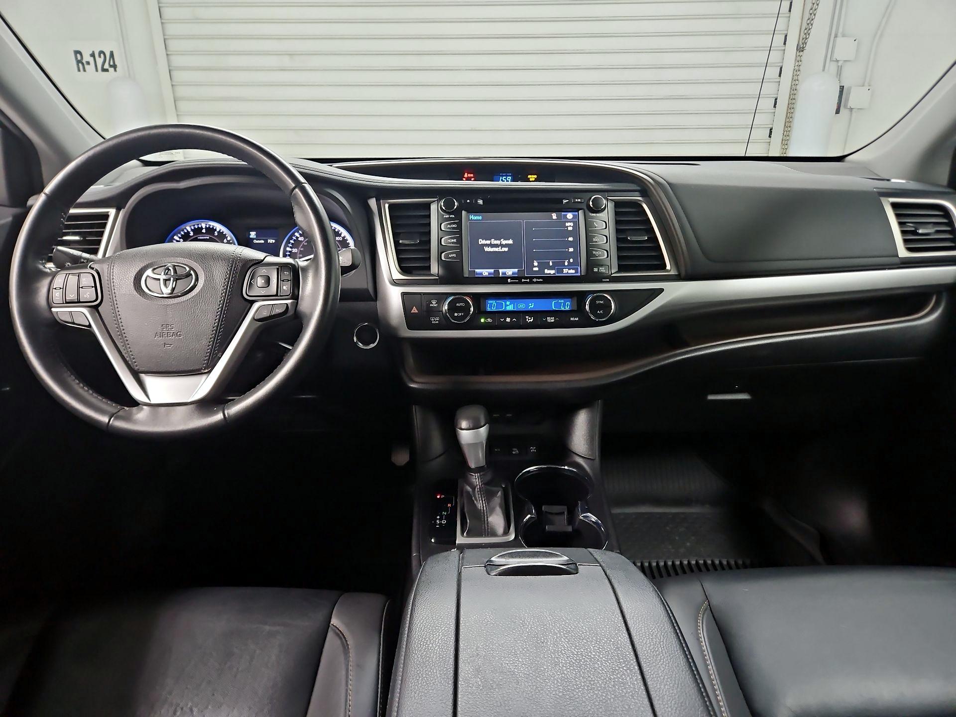 Thumbnail: 2019 Toyota Highlander - 9