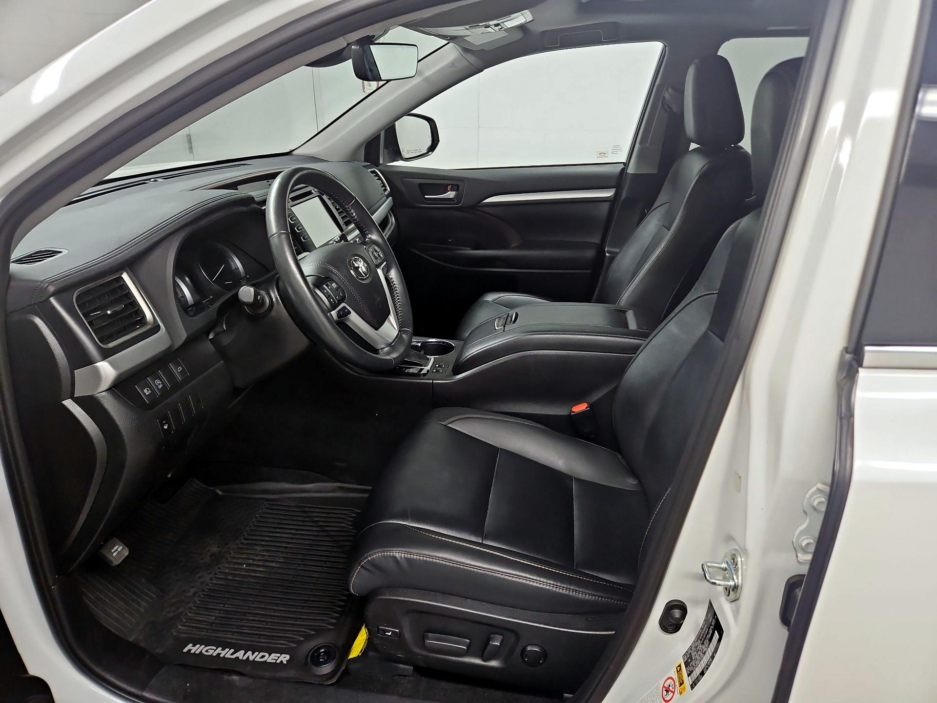 Thumbnail: 2019 Toyota Highlander - 11