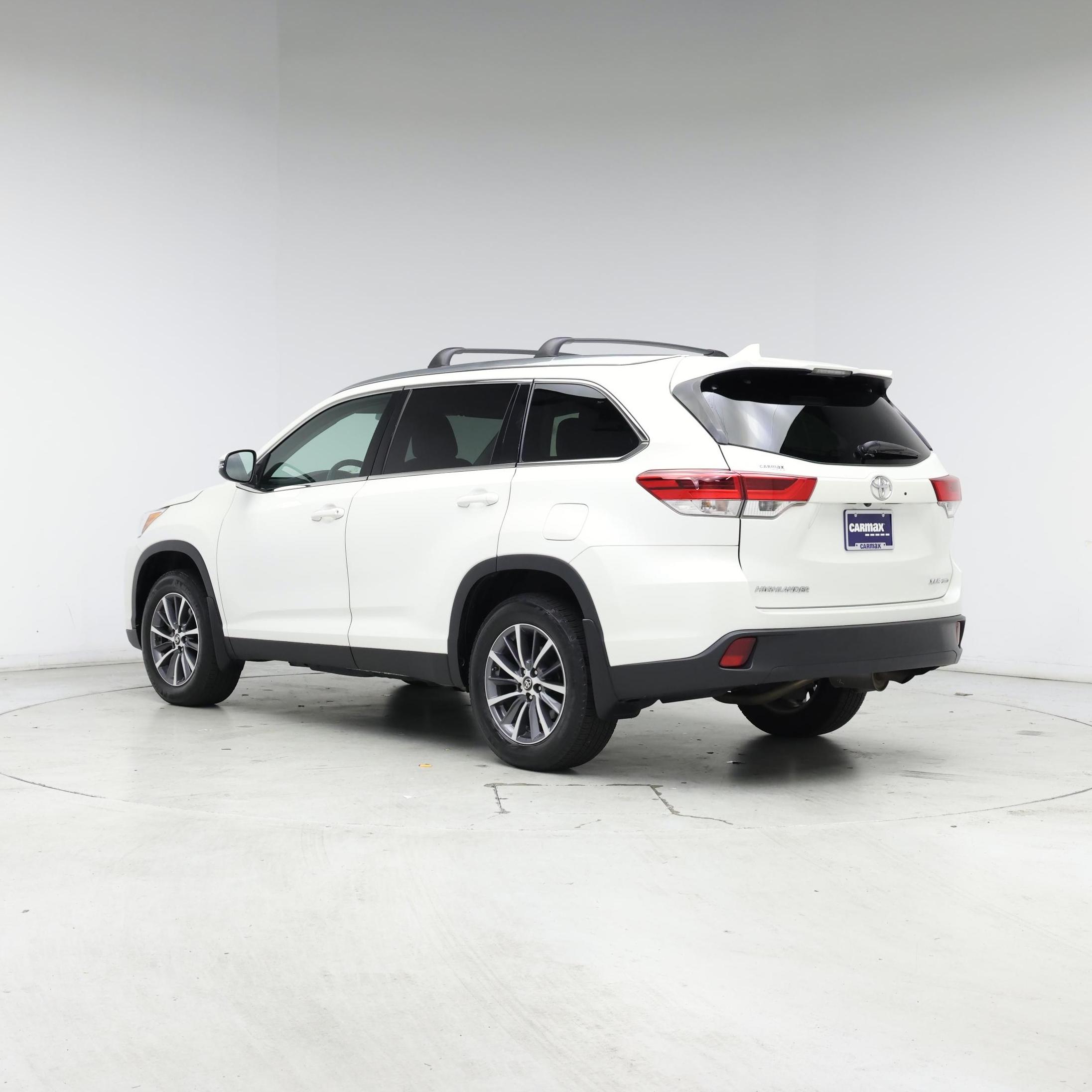 Thumbnail: 2019 Toyota Highlander - 2