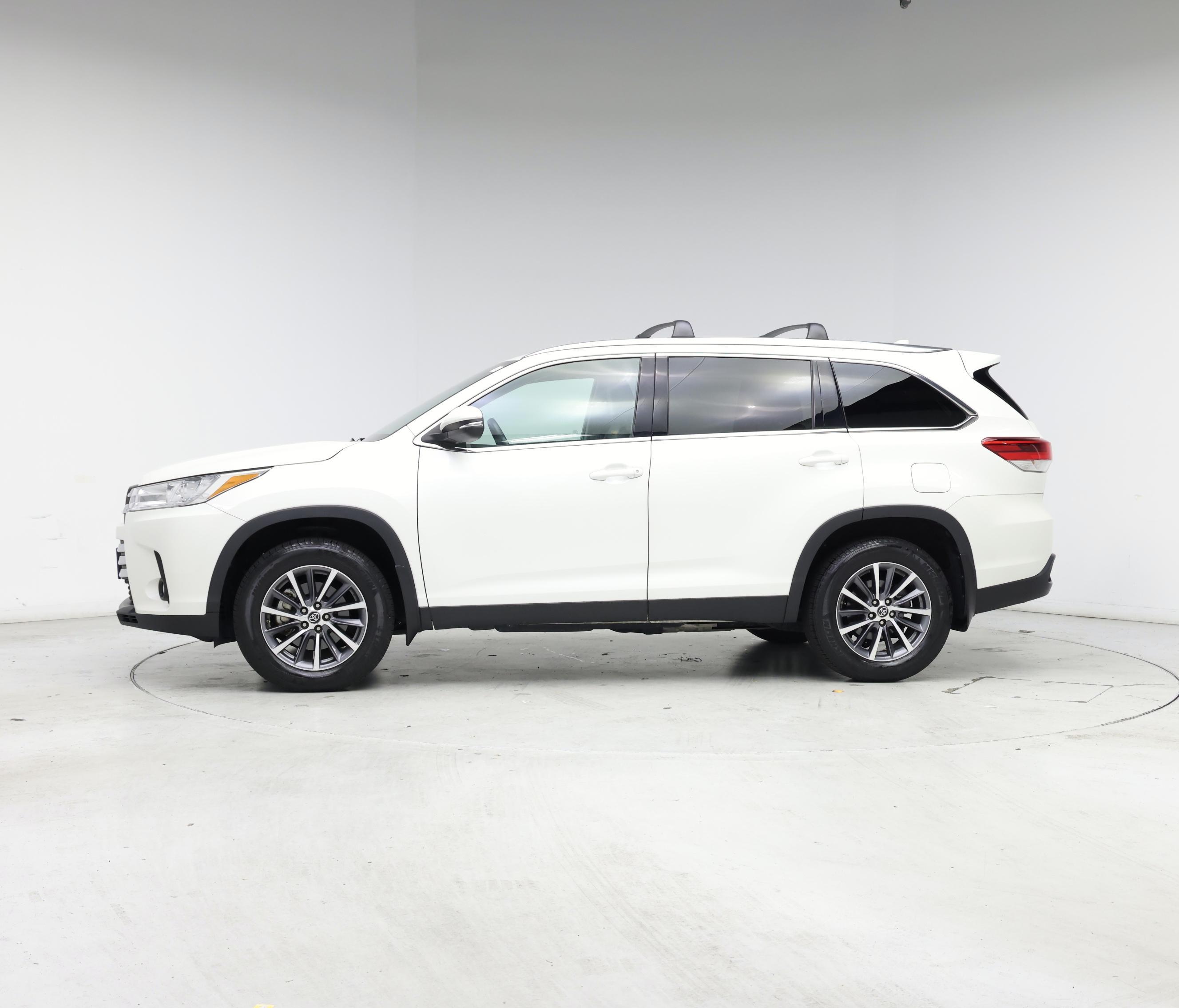 Thumbnail: 2019 Toyota Highlander - 3