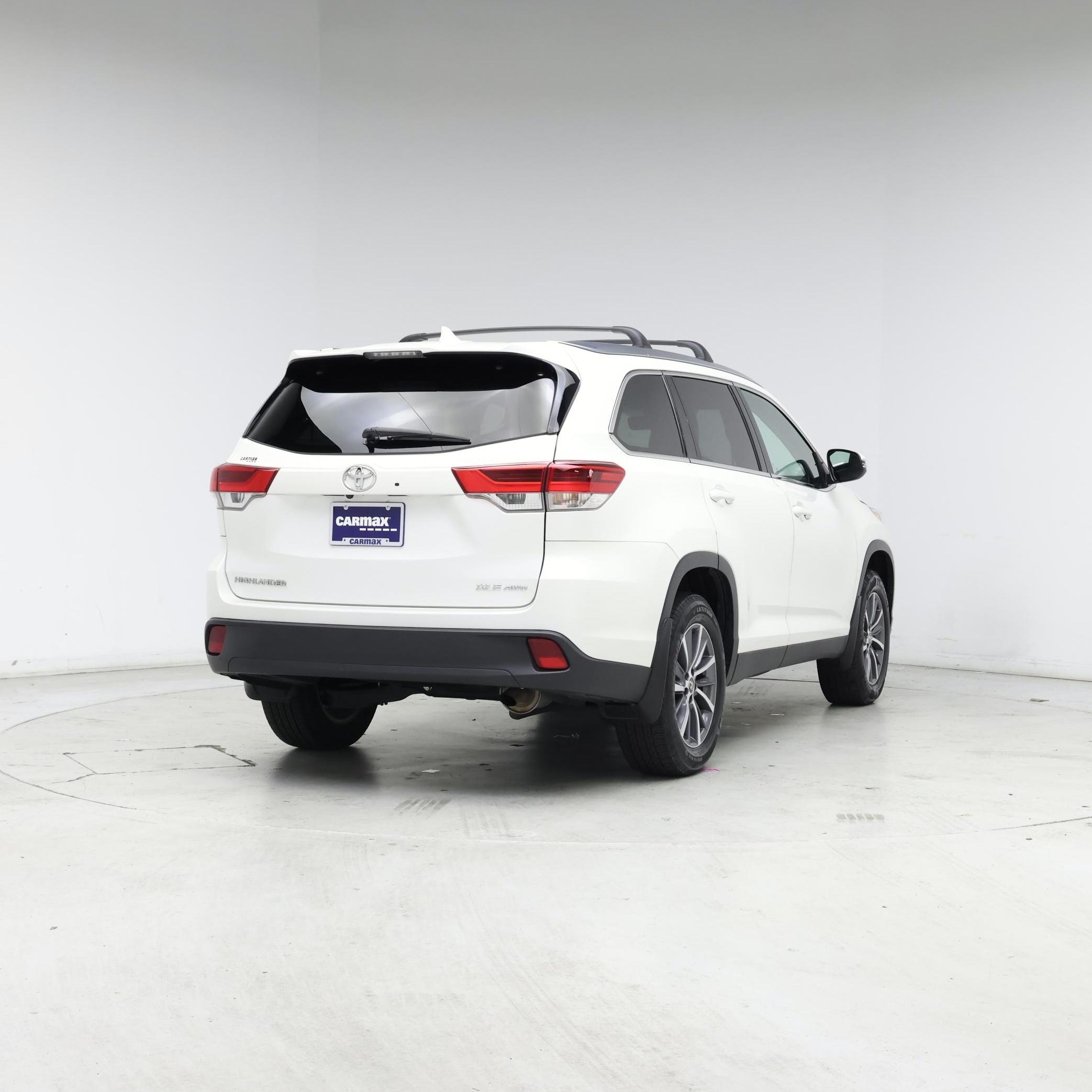 Thumbnail: 2019 Toyota Highlander - 8