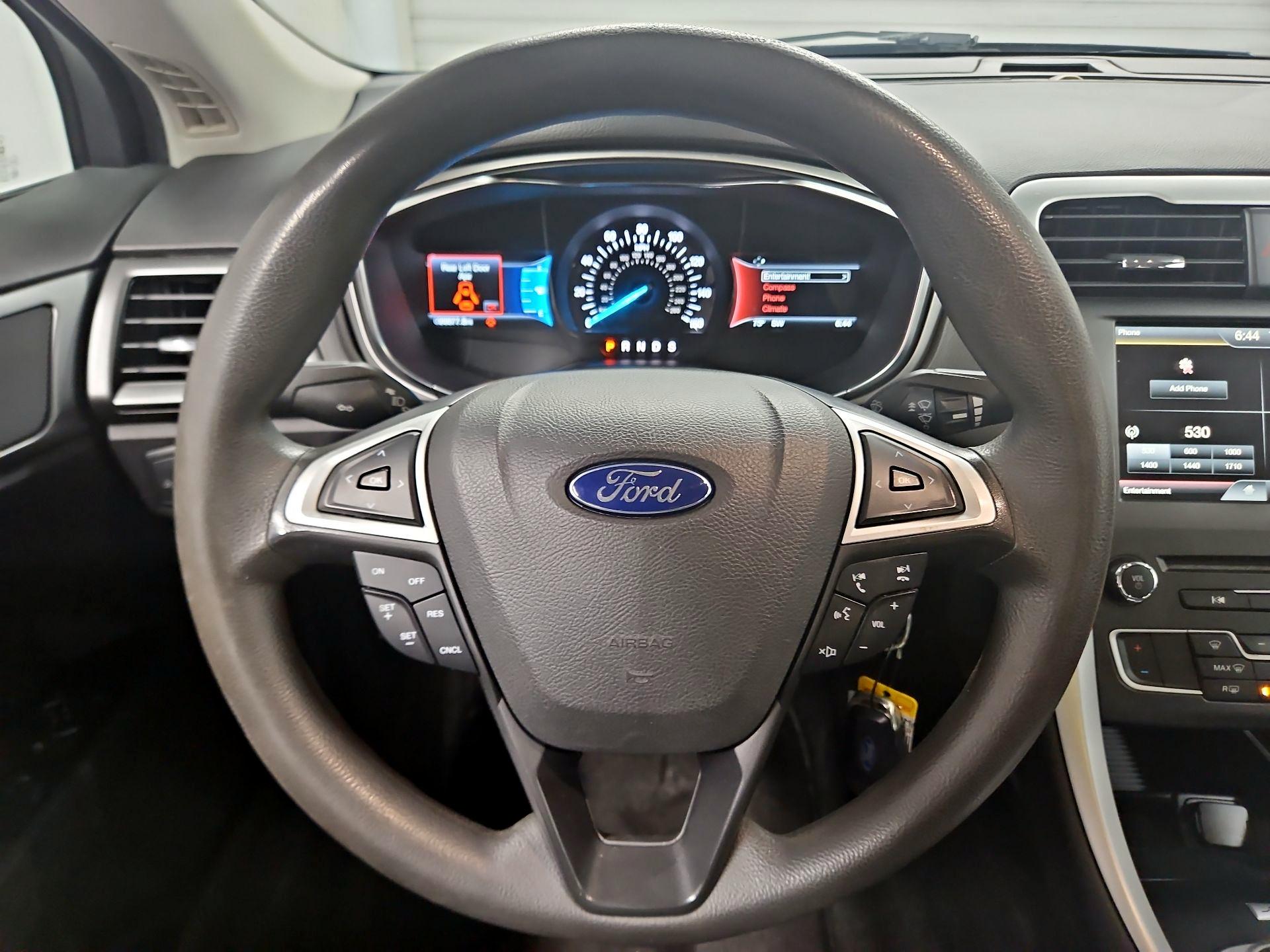 Thumbnail: 2016 Ford Fusion - 10