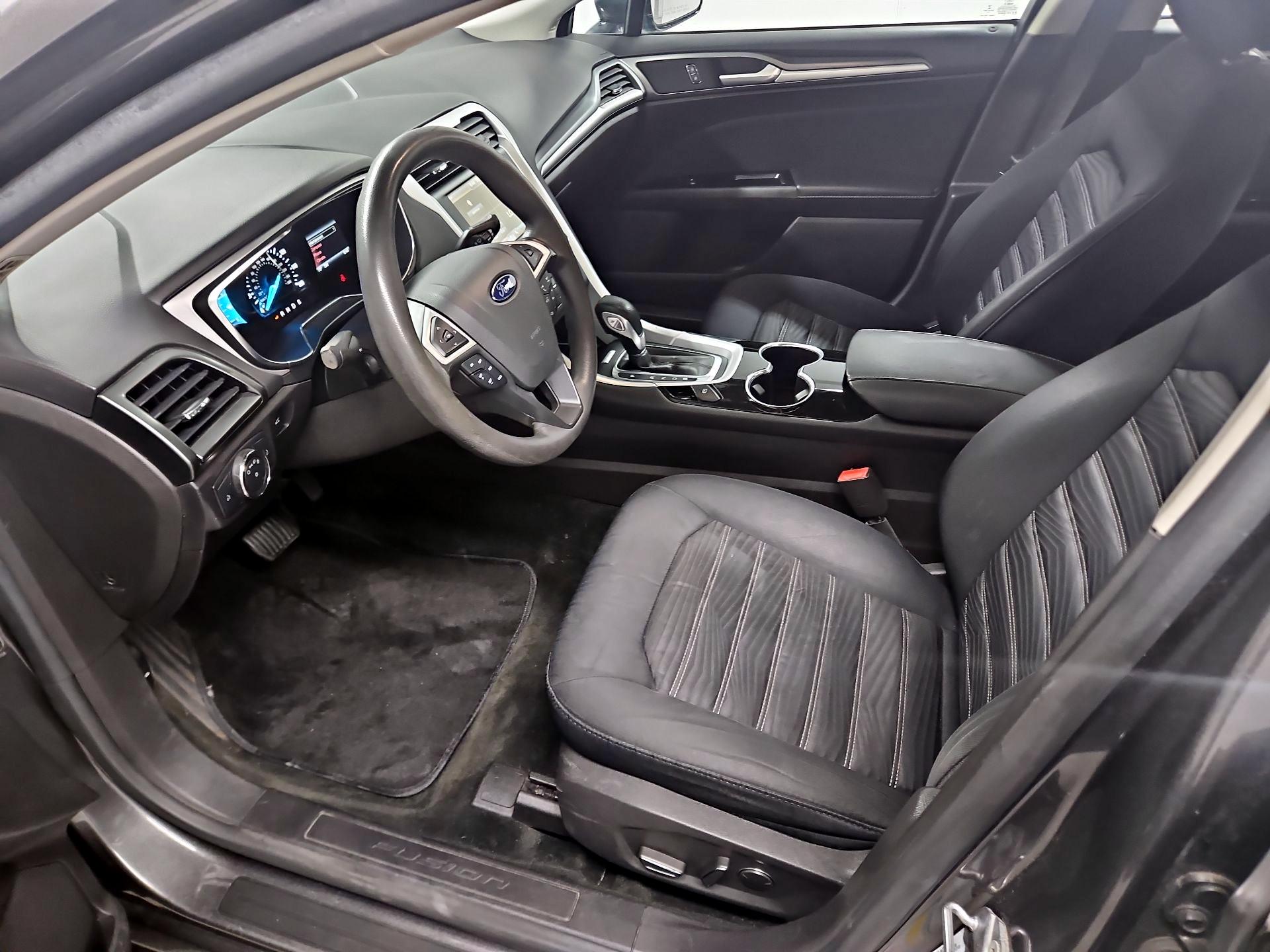 Thumbnail: 2016 Ford Fusion - 11
