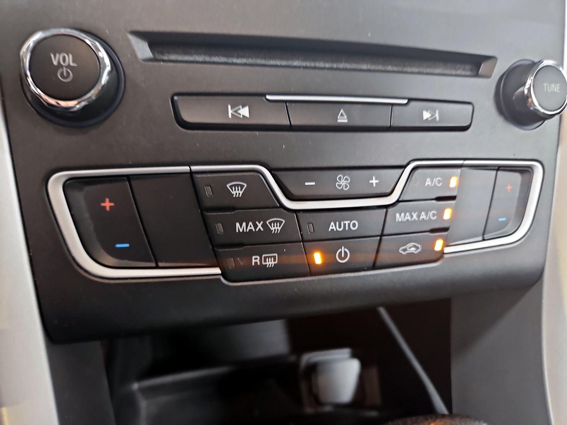 Thumbnail: 2016 Ford Fusion - 16