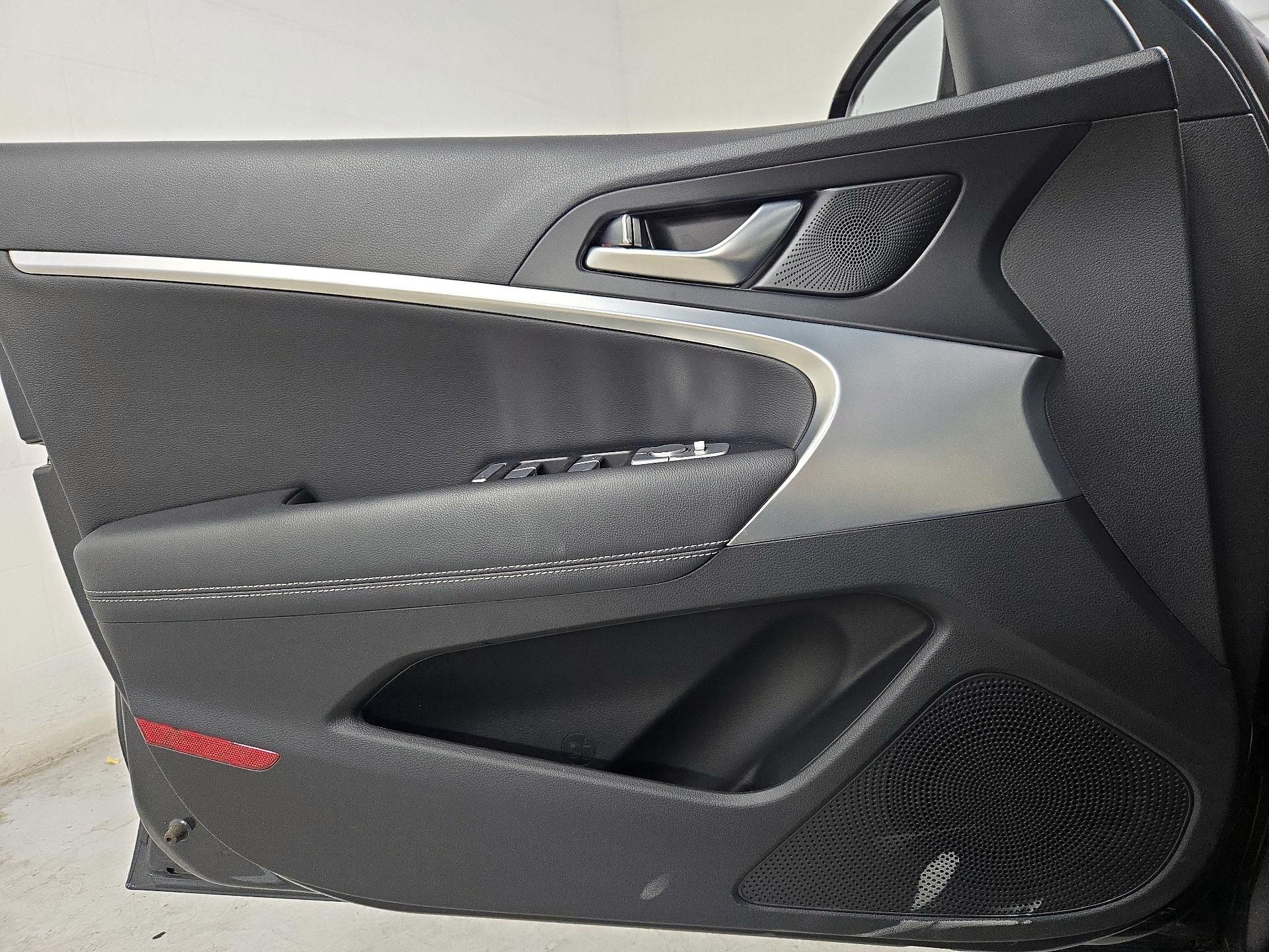 Thumbnail: 2020 Genesis G70 - 12