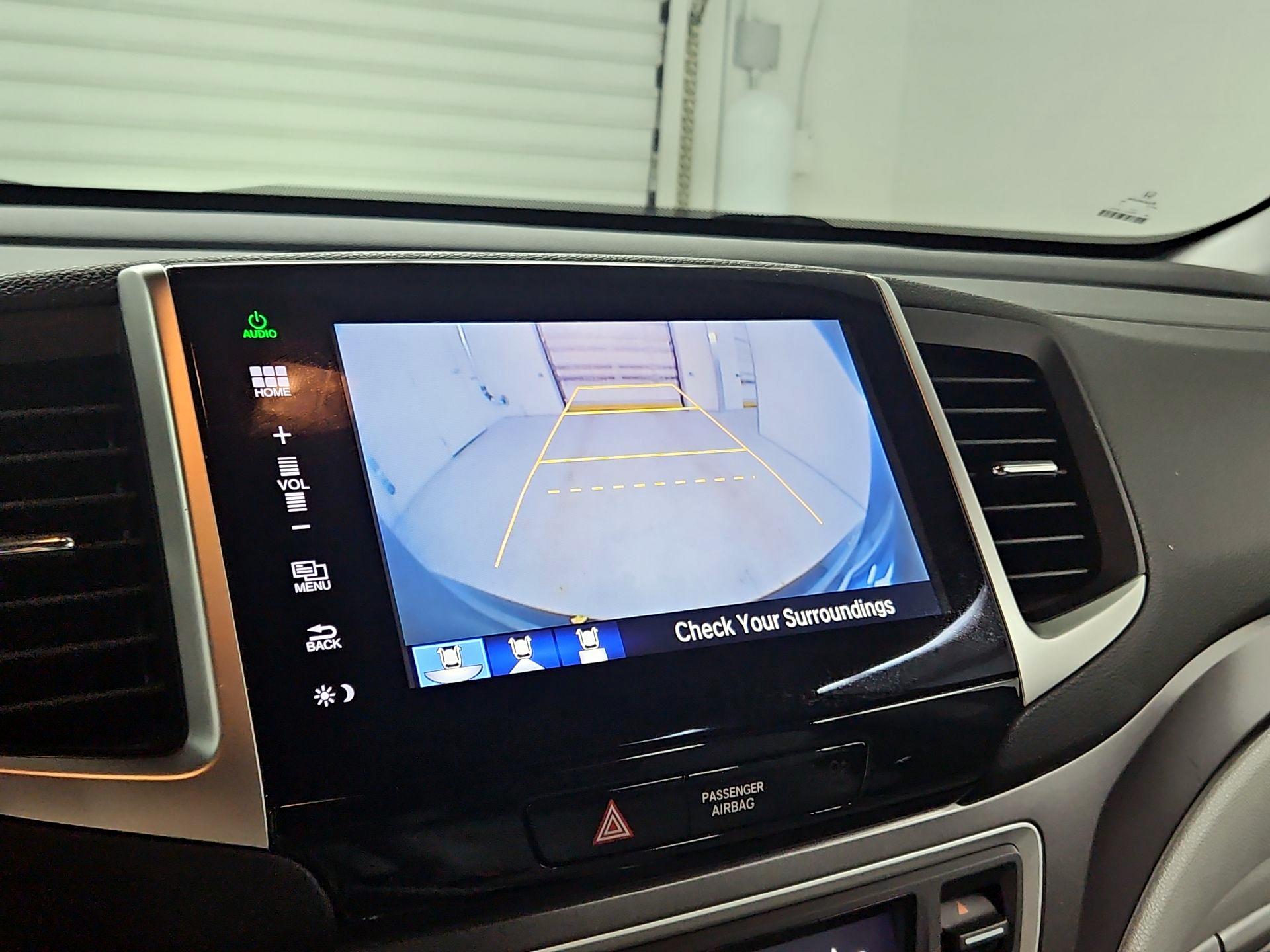 Thumbnail: 2016 Honda Pilot - 14