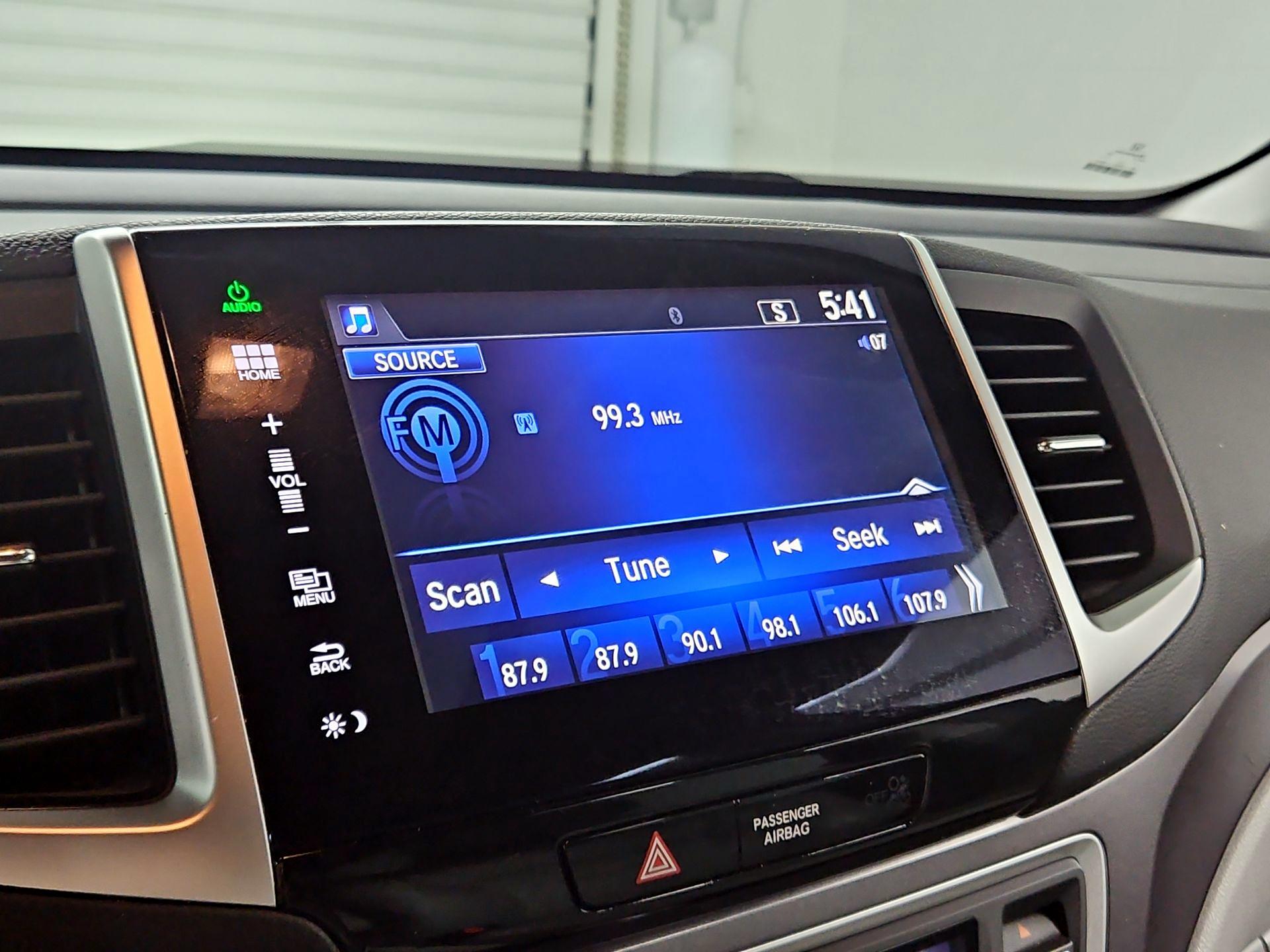 Thumbnail: 2016 Honda Pilot - 15